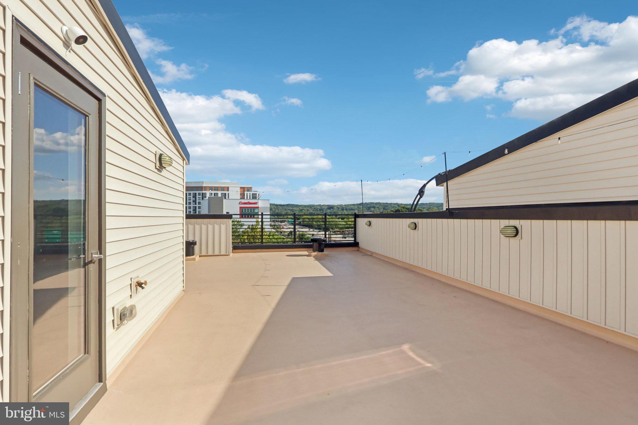 612 BREWSTER ALLEY 74