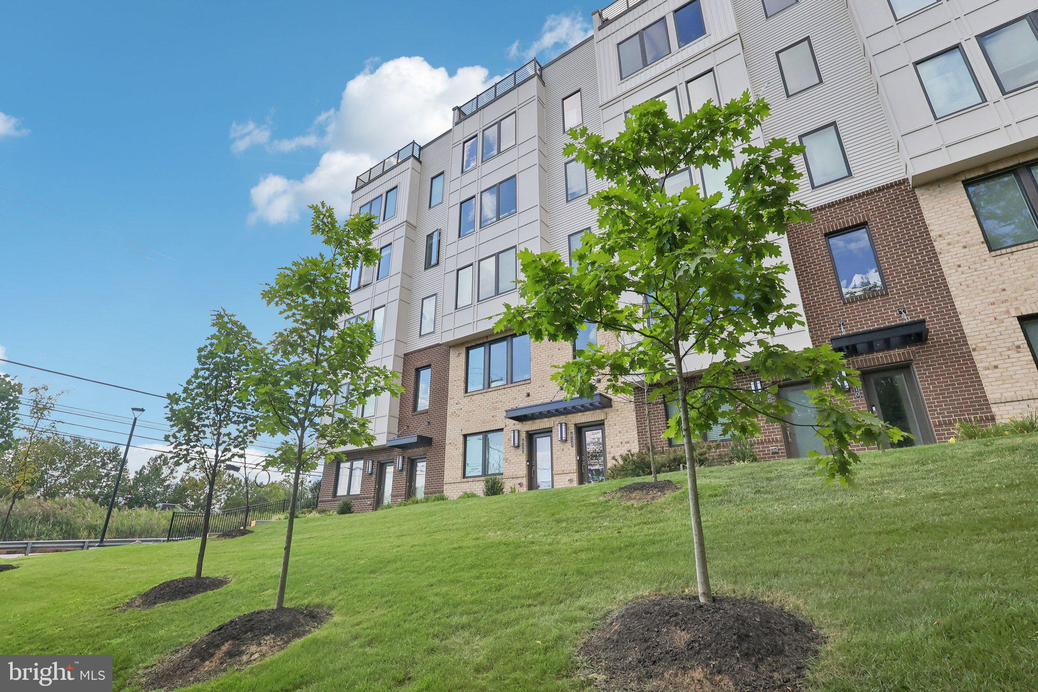 612 BREWSTER ALLEY 74