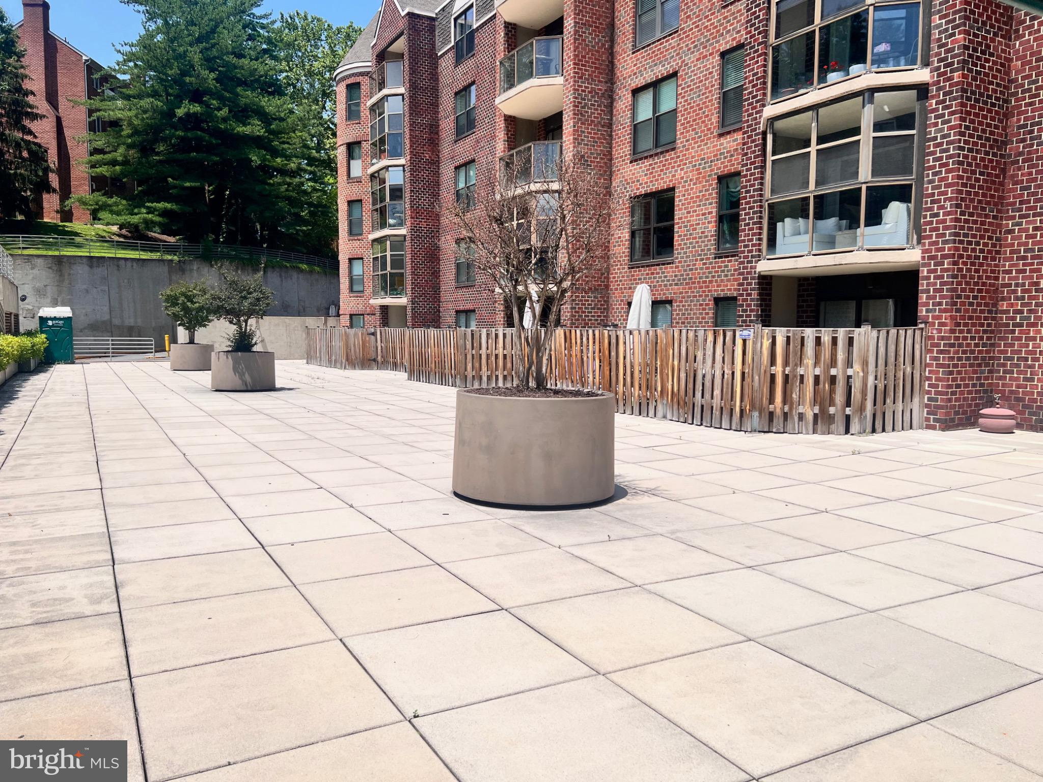 ASTORIA CONDOMINIUM - Residential