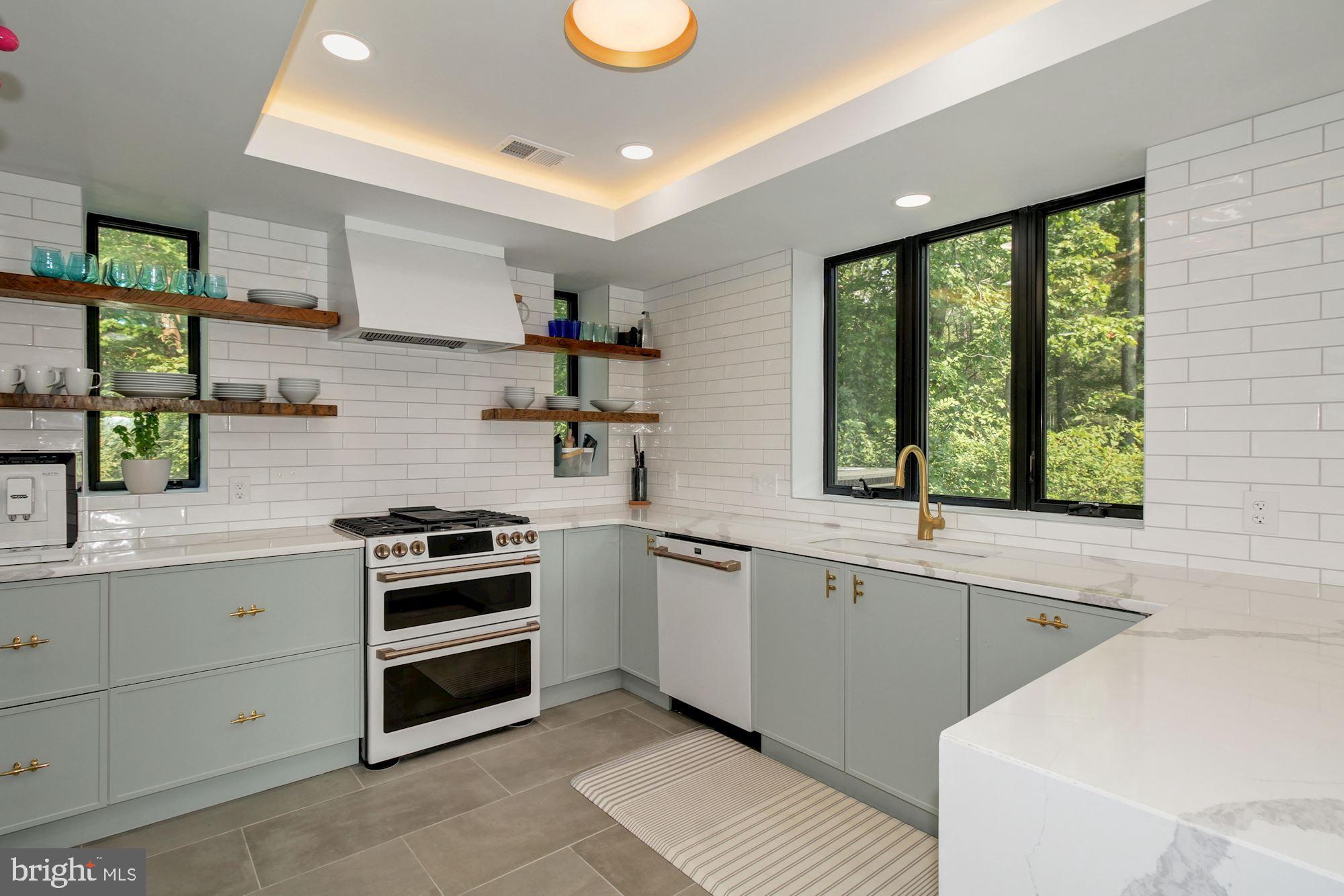 GIBSON ISLAND - Residential