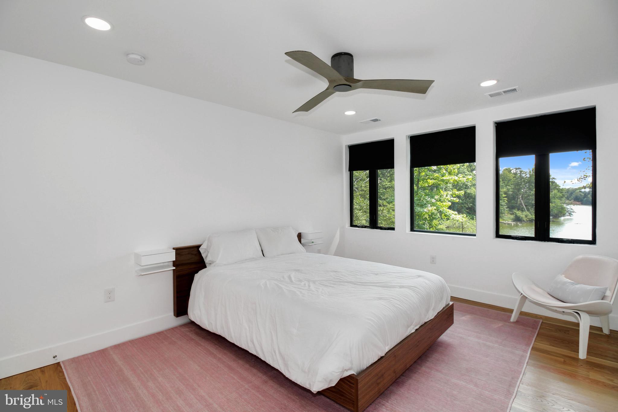 GIBSON ISLAND - Residential