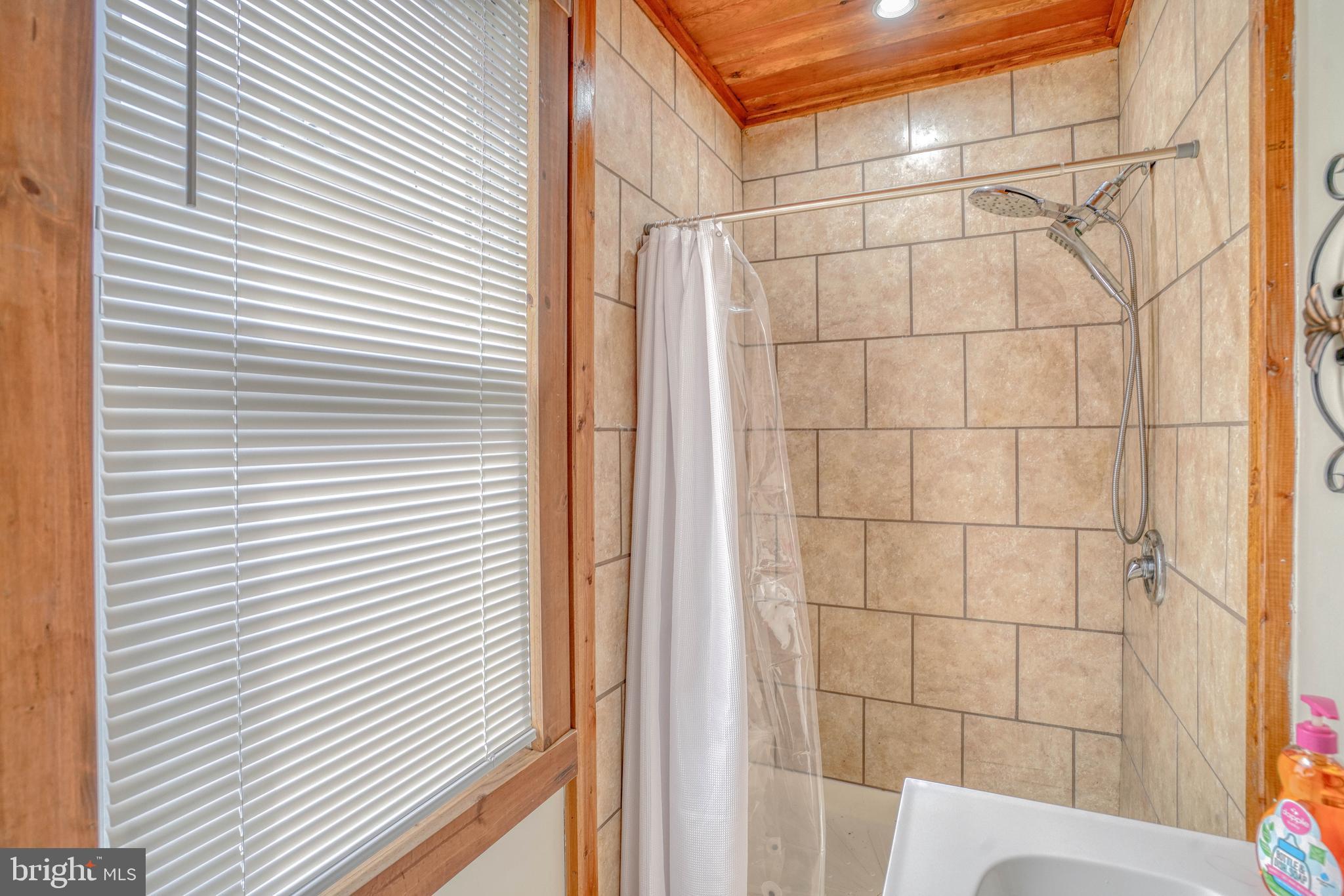 BRIDESBURG - Residential