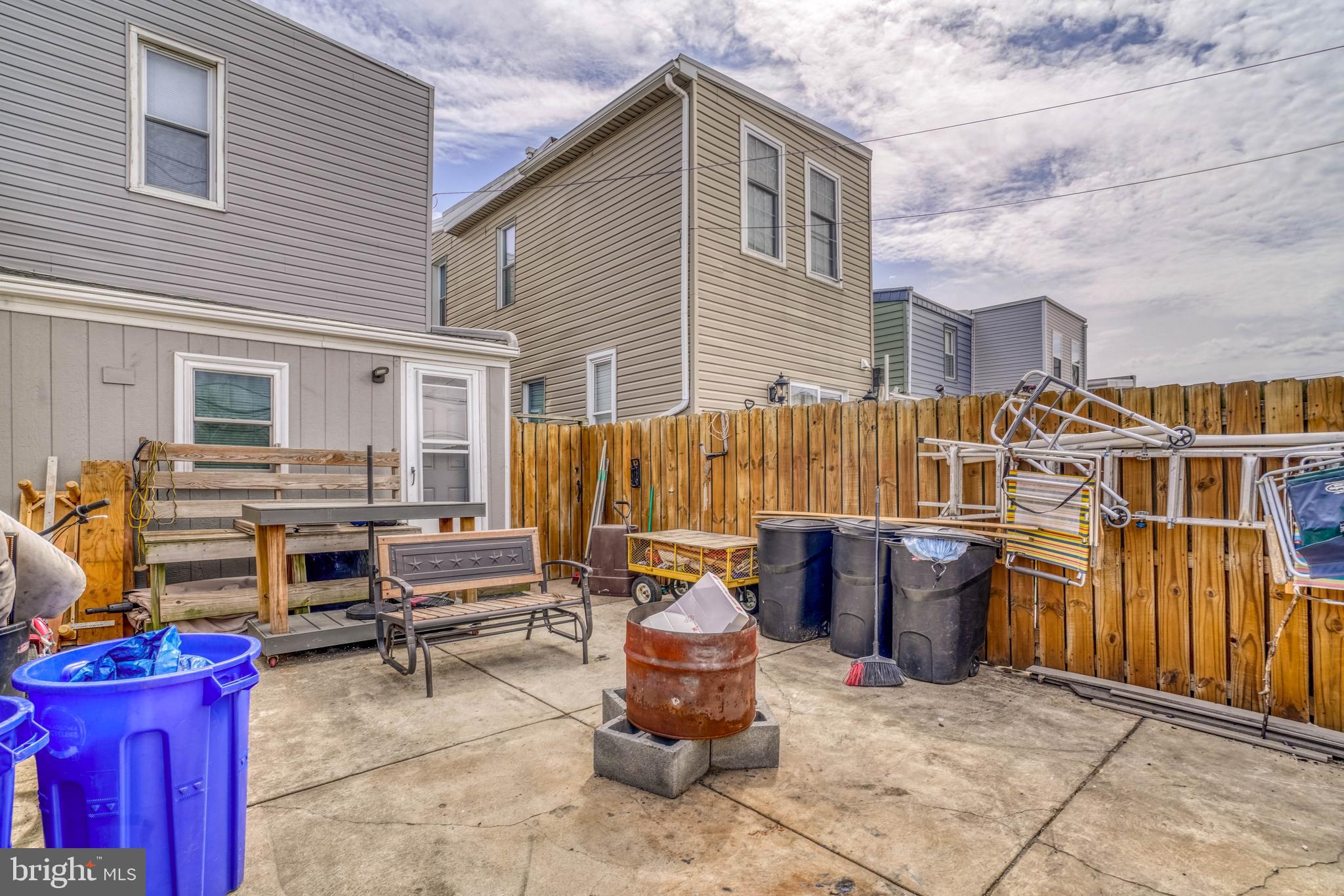 BRIDESBURG - Residential