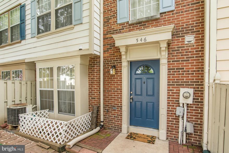 This 3 story traditional-style townhome includes a spacious living, dining and kitchen area. It also features a 3rd floor master suite with wood-burning fireplace & sitting area. This bright home is a comfortable retreat from the everyday, convenient to parks, downtown Frederick and all points Baltimore and DC via I-15, I-270 and I-70. Seller will provide a Home Warranty.