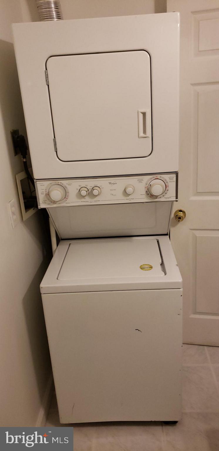 CHARLES VILLAGE - Residential Lease