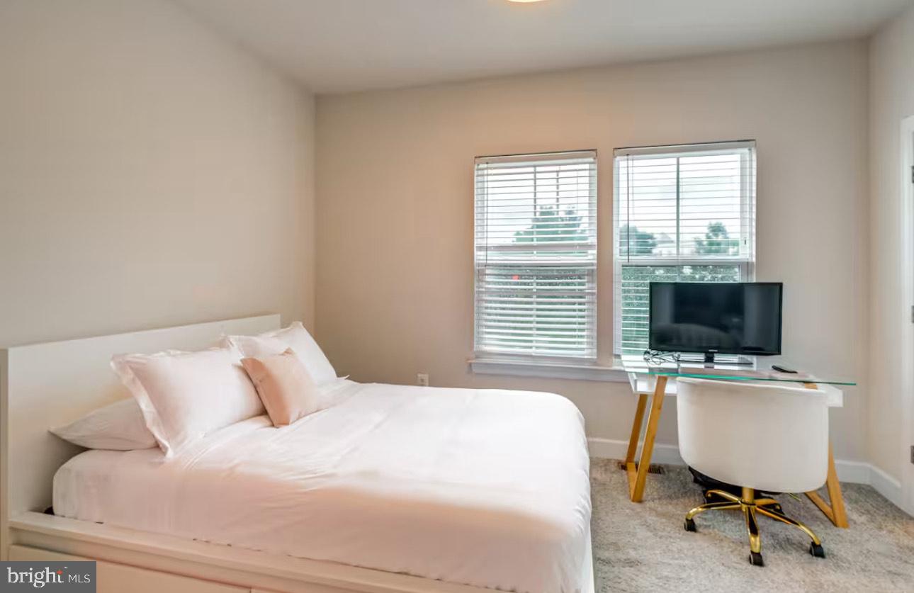 CAPITAL COURT - Residential Lease