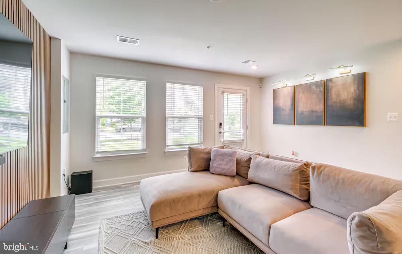 CAPITAL COURT - Residential Lease