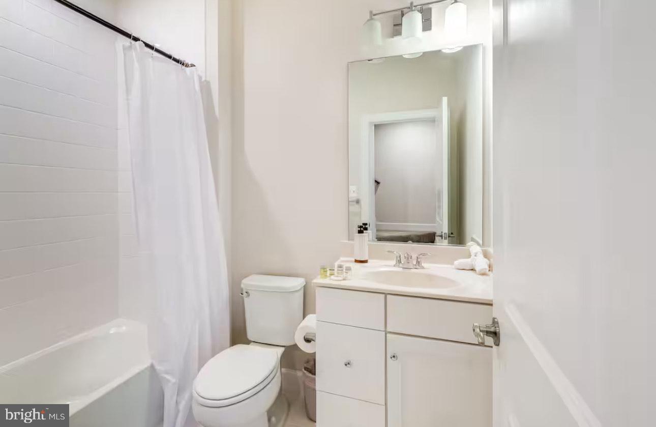 CAPITAL COURT - Residential Lease