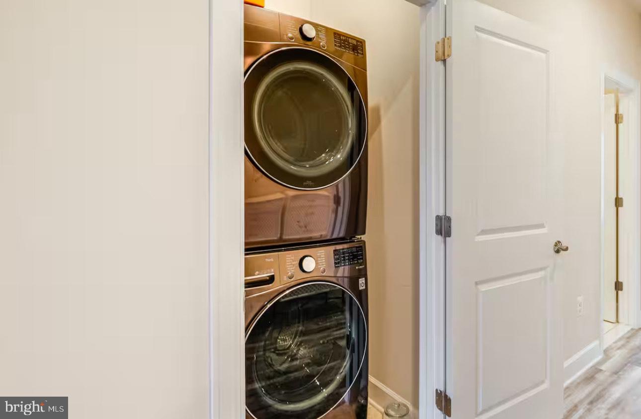 CAPITAL COURT - Residential Lease