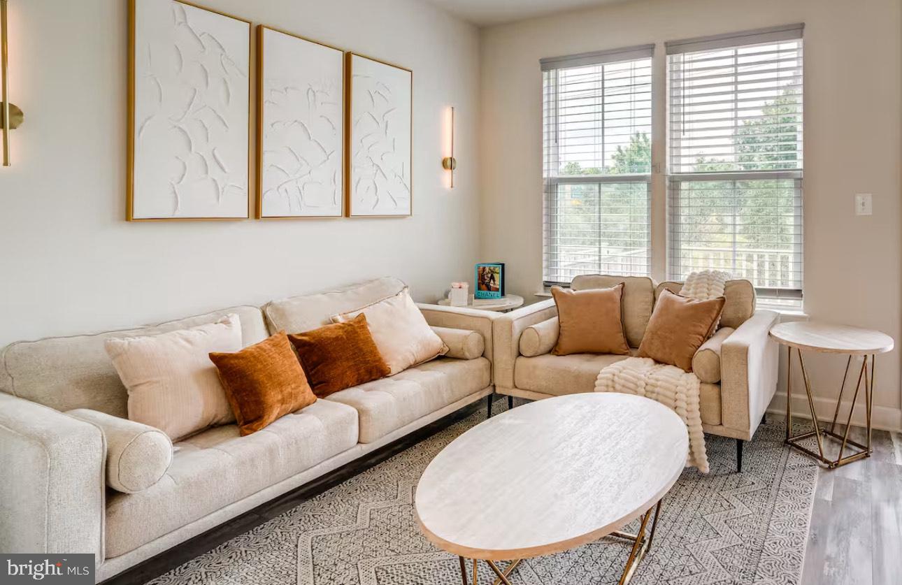 CAPITAL COURT - Residential Lease