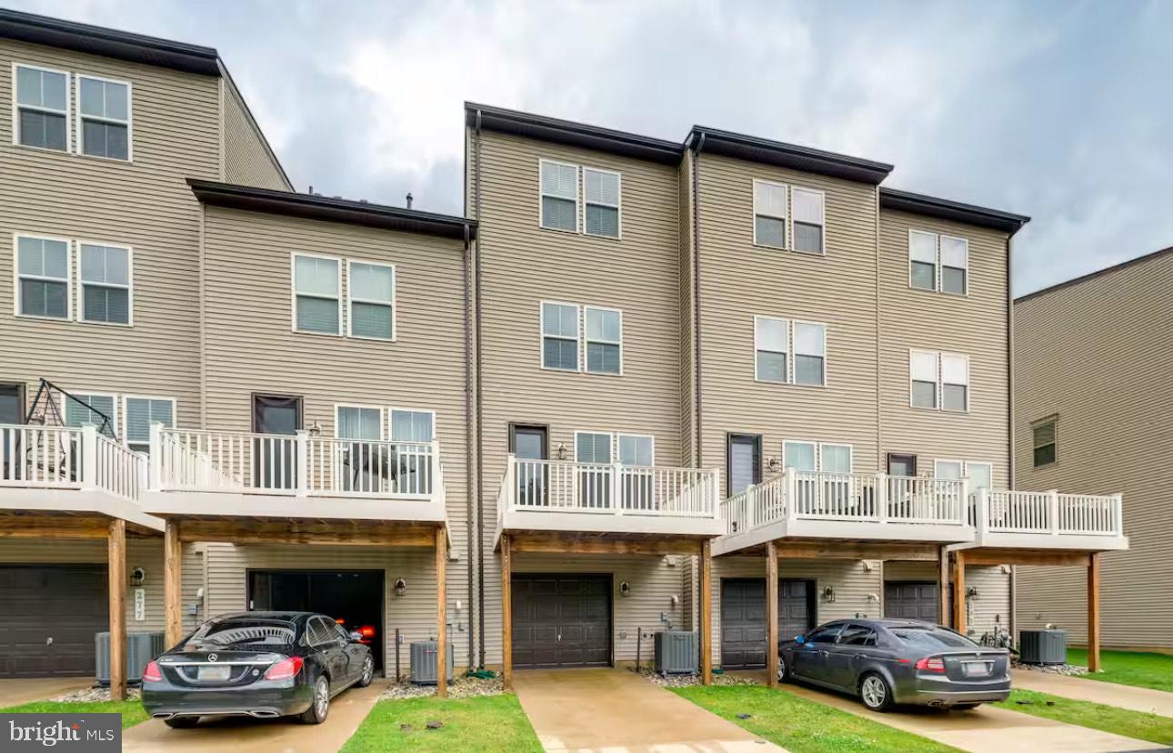 CAPITAL COURT - Residential Lease