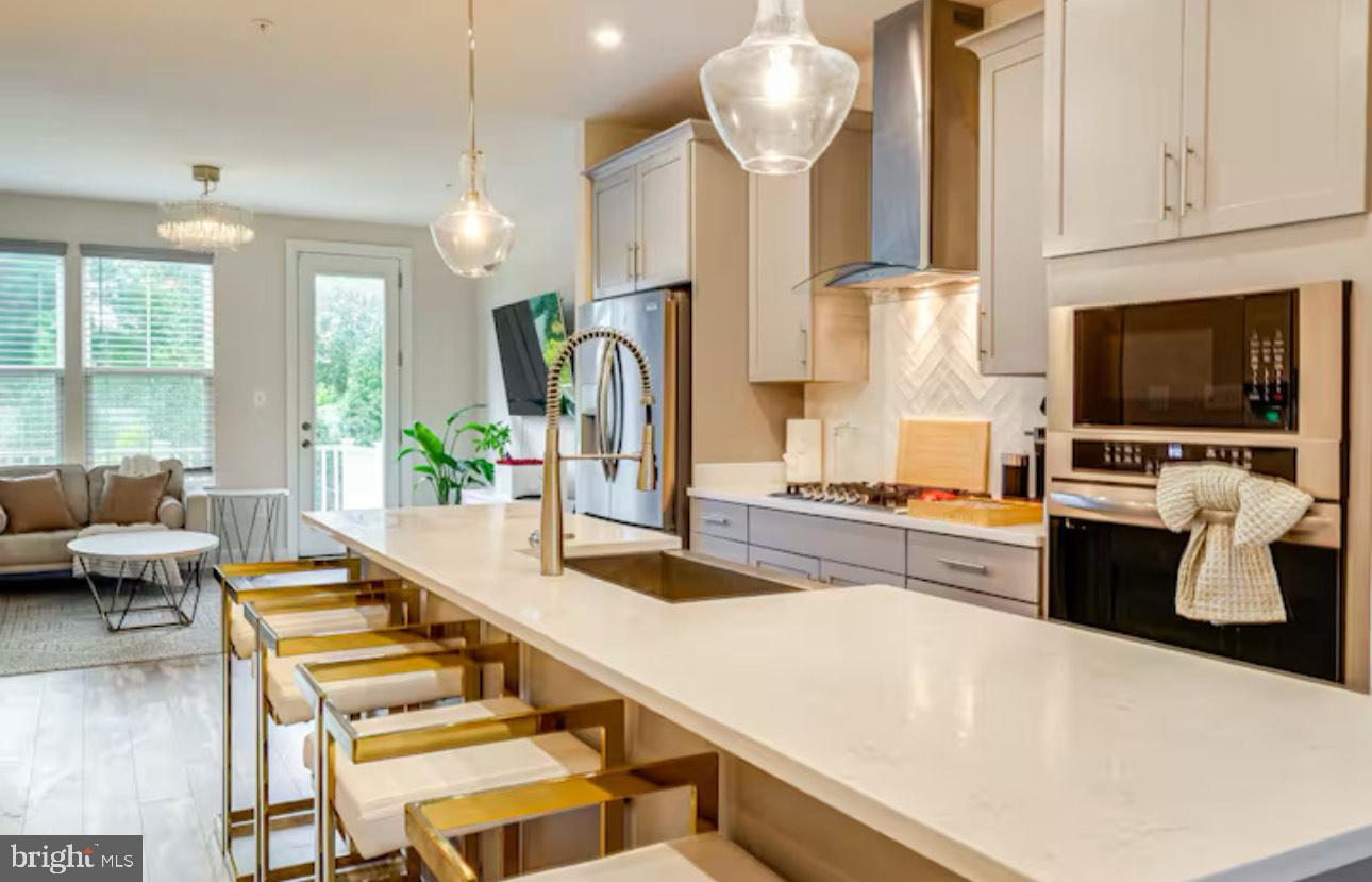 CAPITAL COURT - Residential Lease