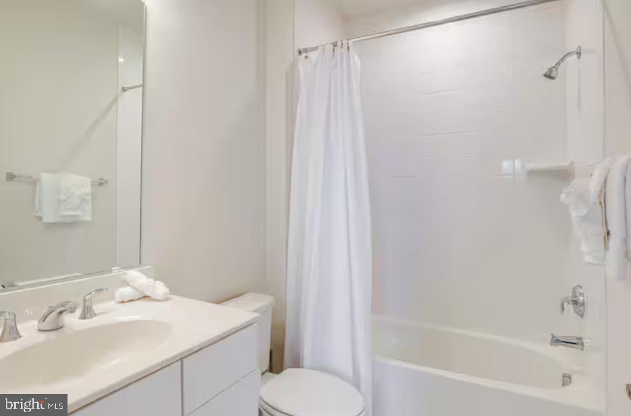 CAPITAL COURT - Residential Lease