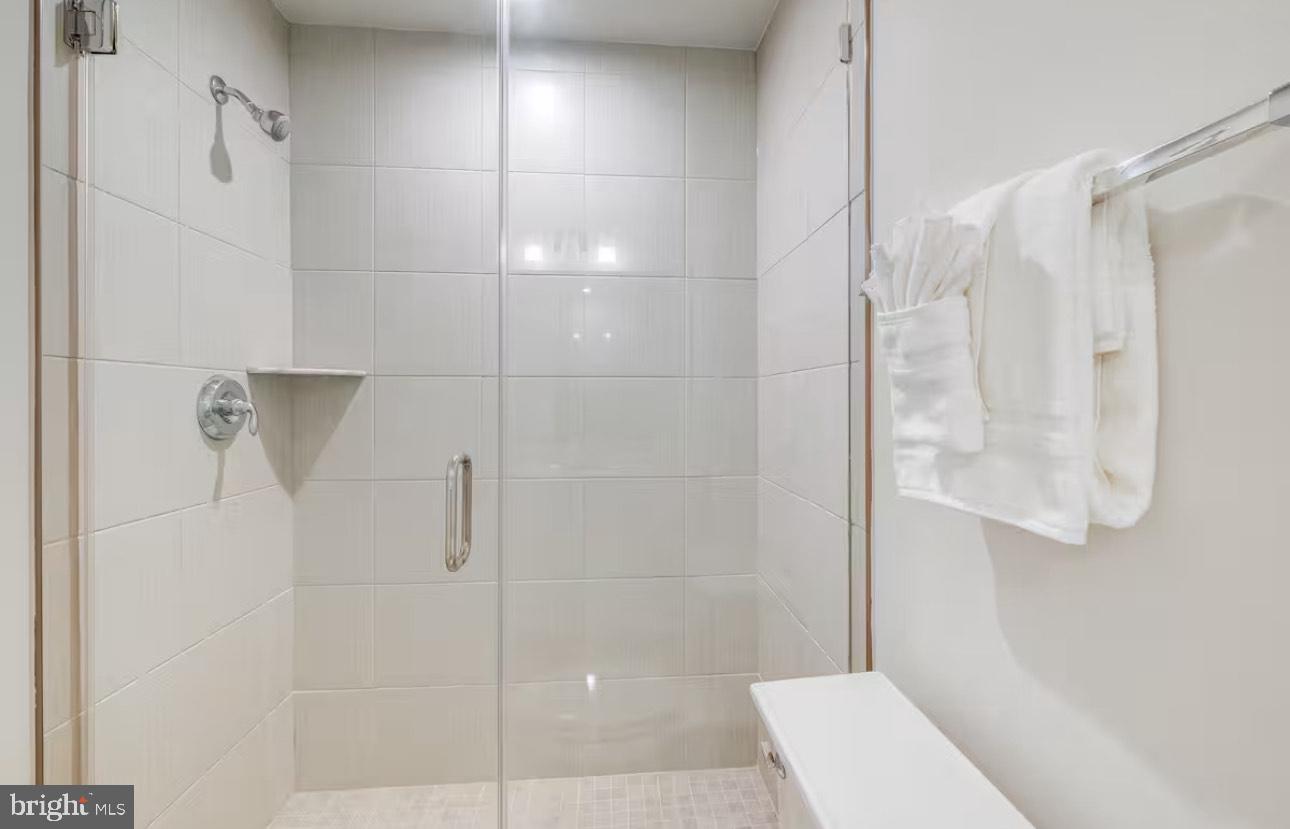 CAPITAL COURT - Residential Lease