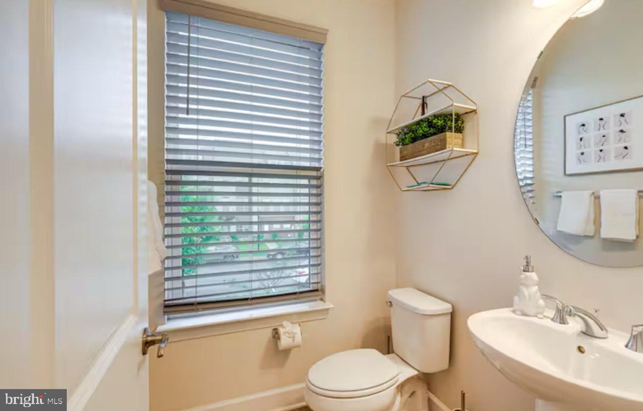 CAPITAL COURT - Residential Lease