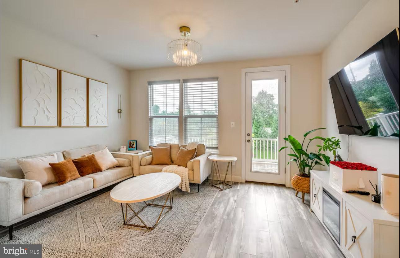 CAPITAL COURT - Residential Lease