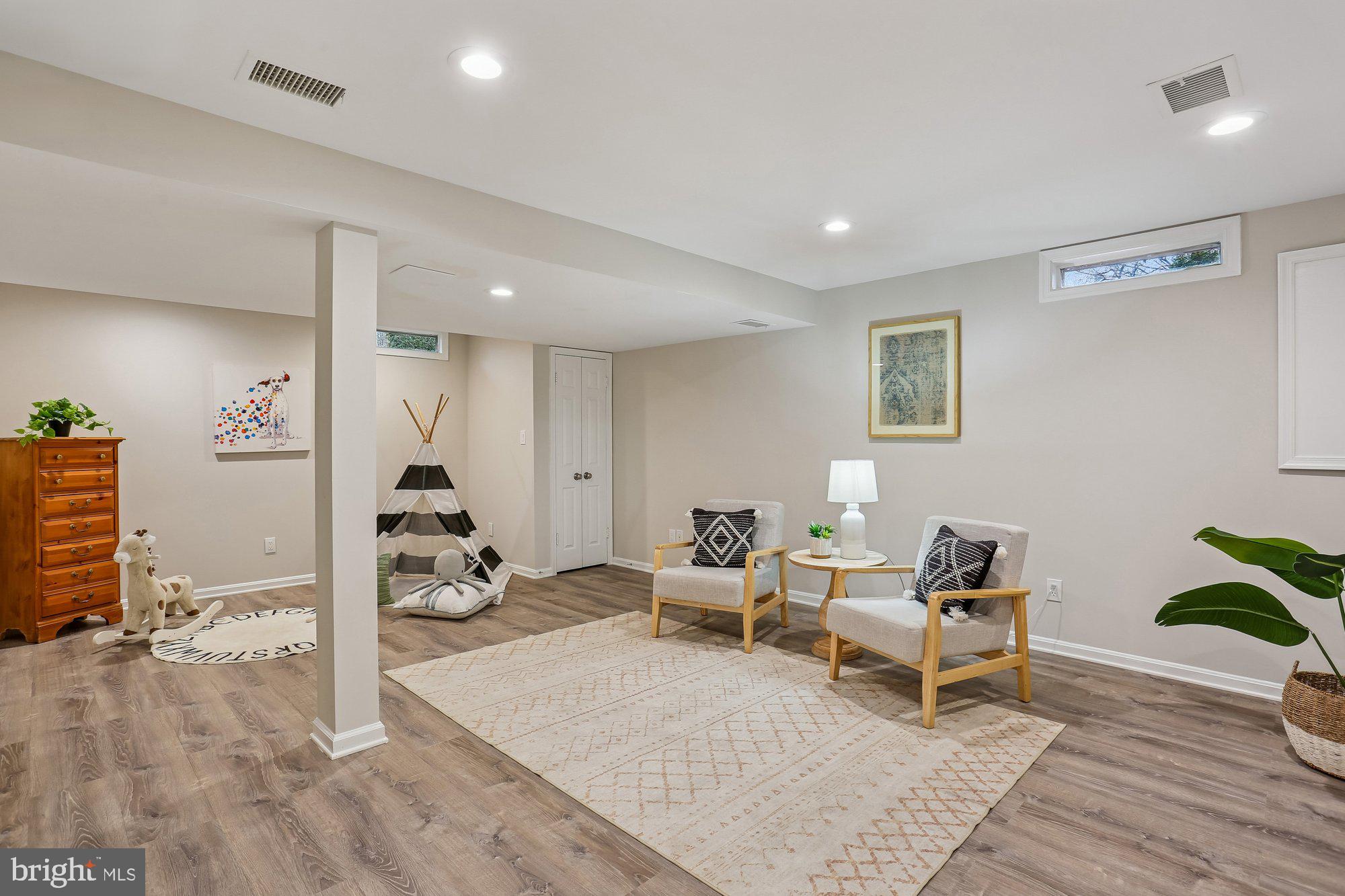 FOX HILLS WEST - Residential