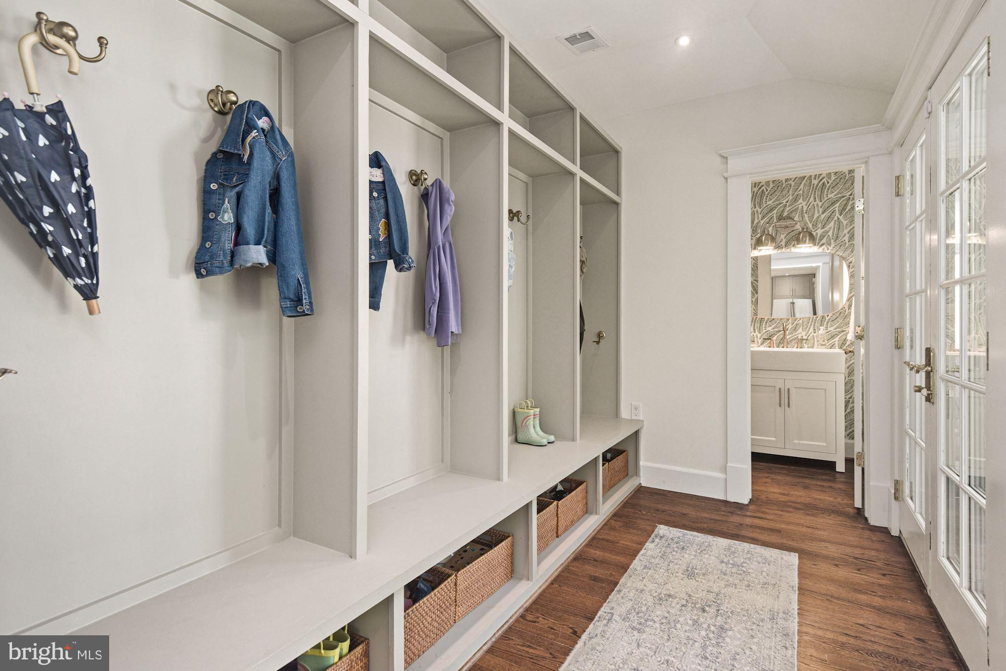 CHEVY CHASE - Residential