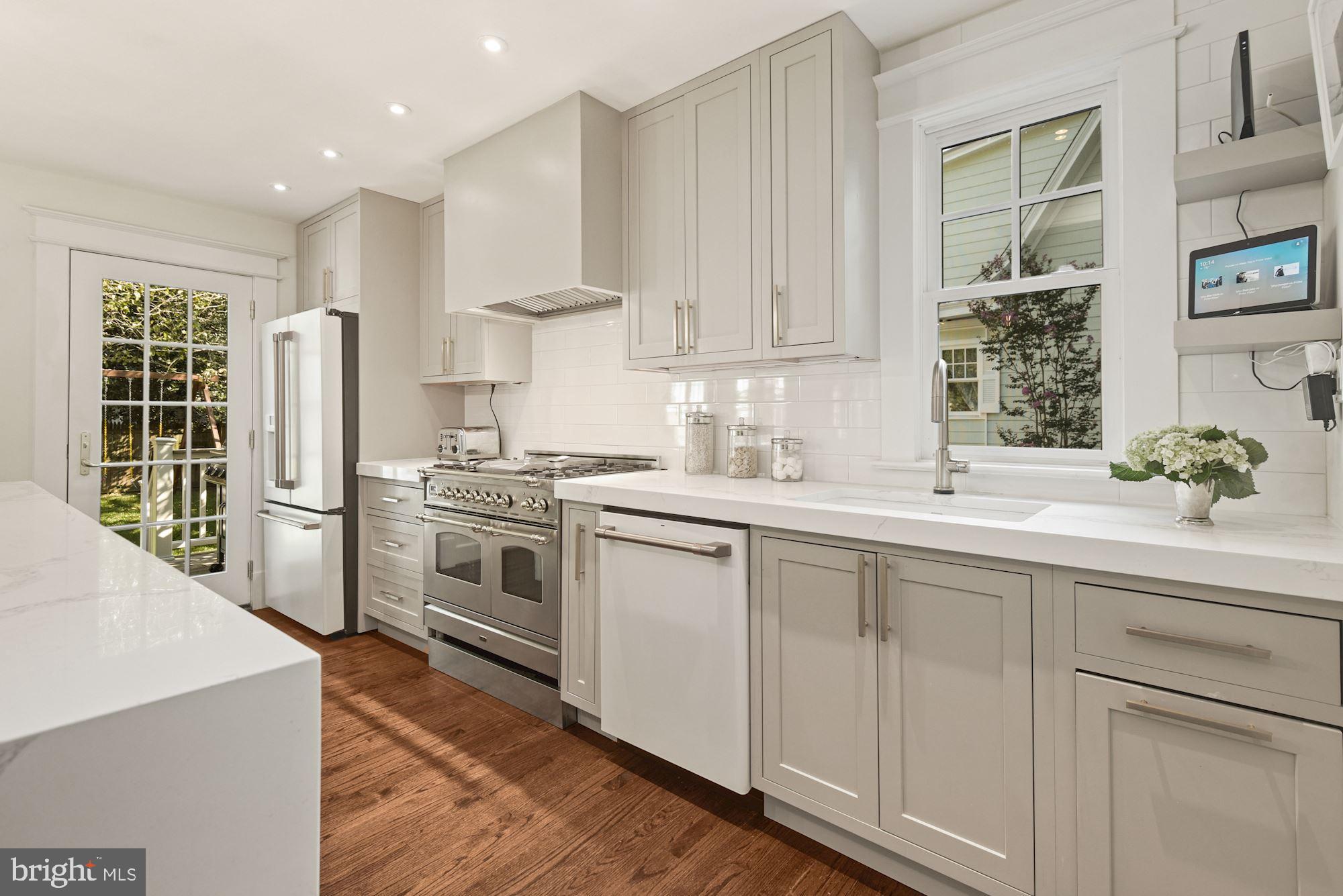 CHEVY CHASE - Residential