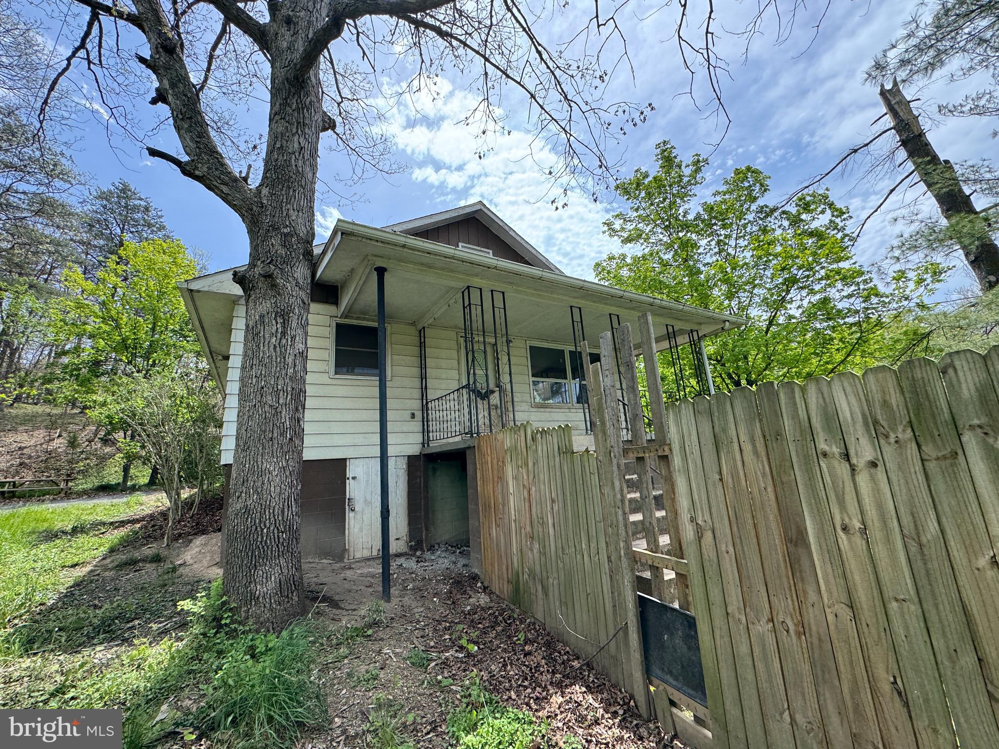 85 RALPH BARNES LANE