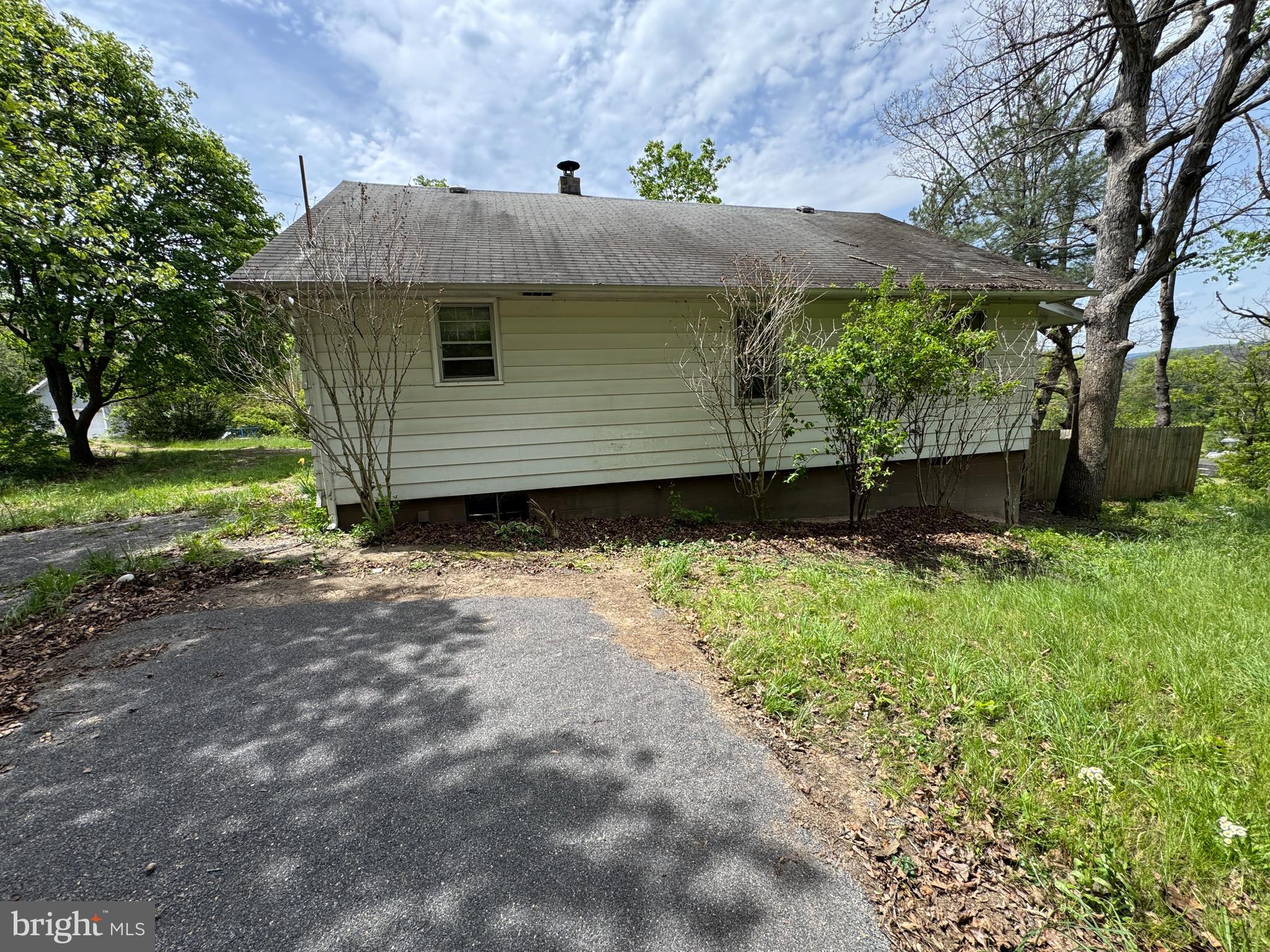 85 RALPH BARNES LANE