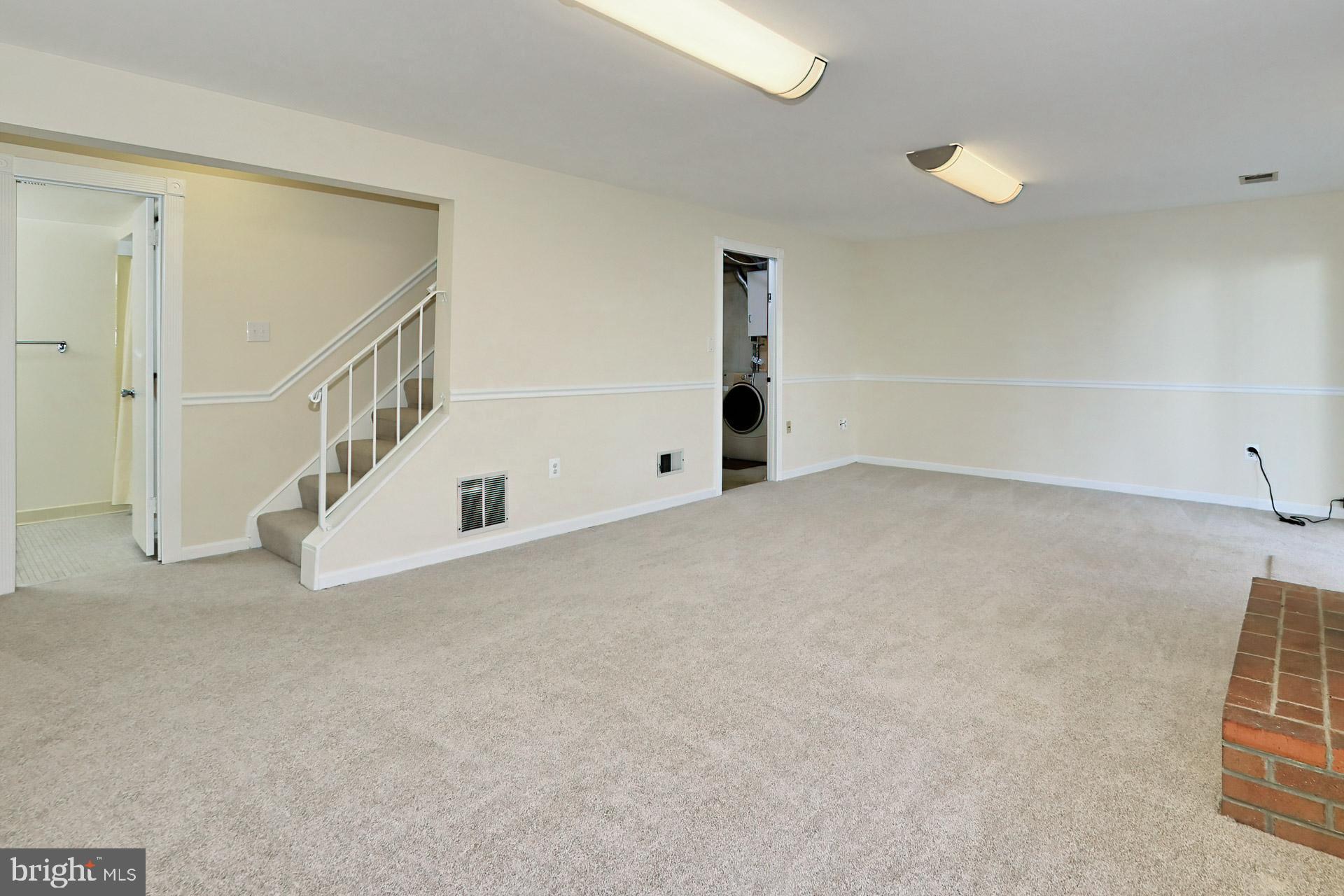 BURKE CENTRE - Residential Lease