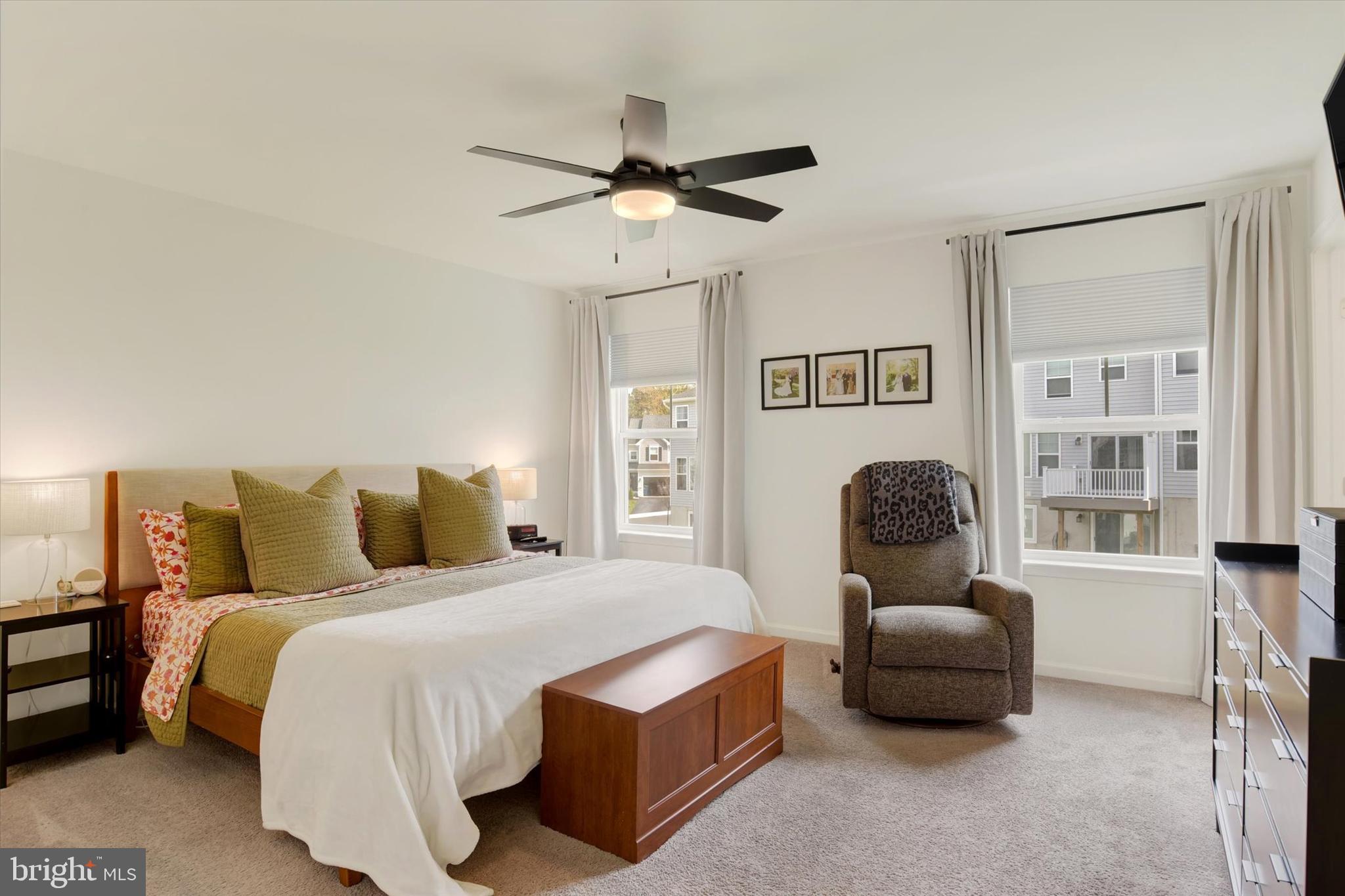 EASTVALE GROVE - Residential