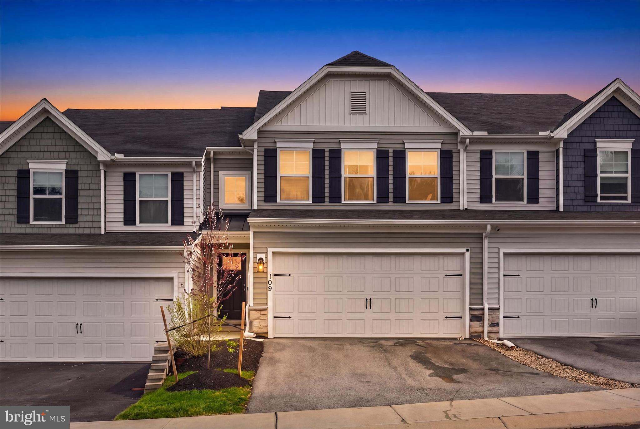 EASTVALE GROVE - Residential