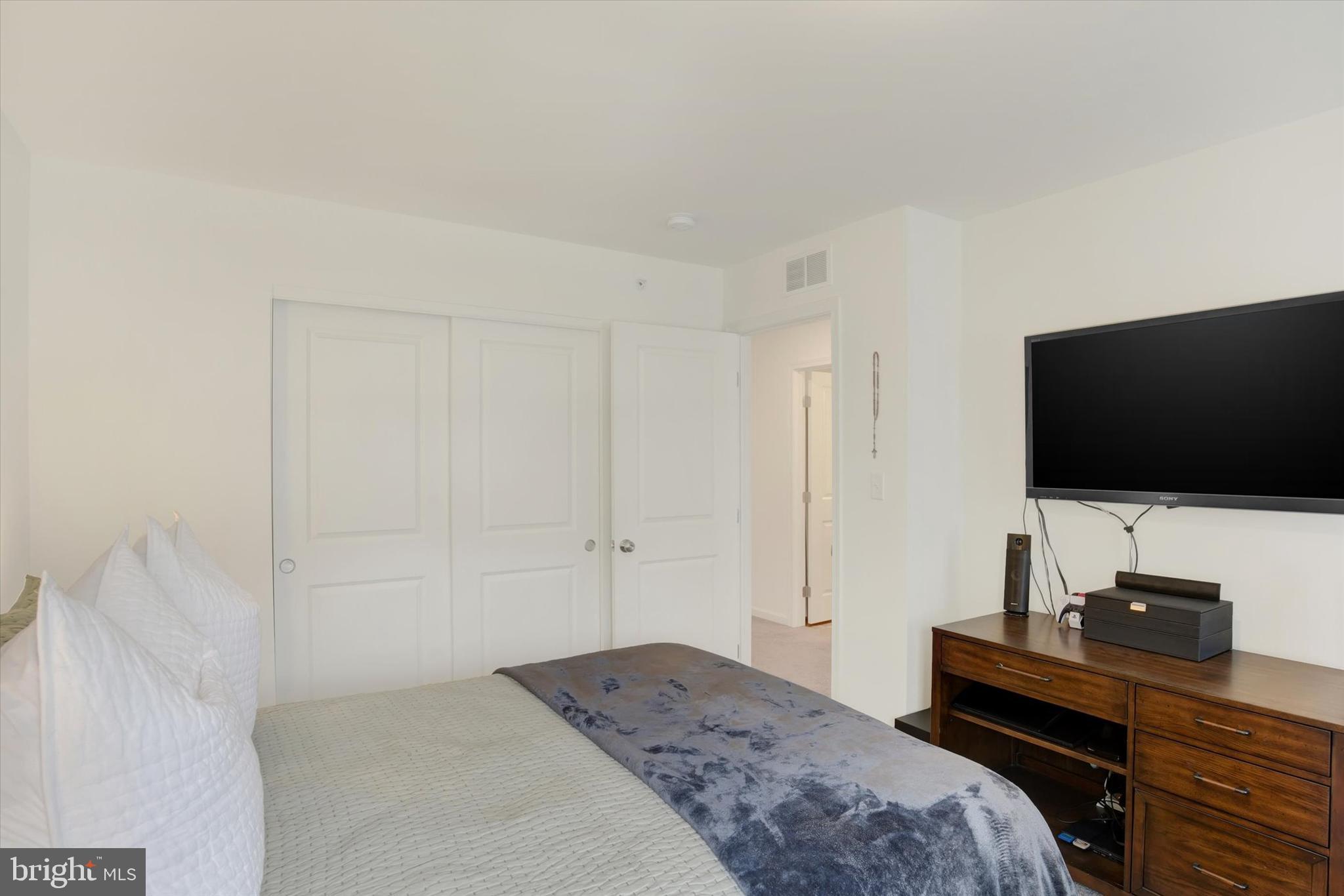 EASTVALE GROVE - Residential
