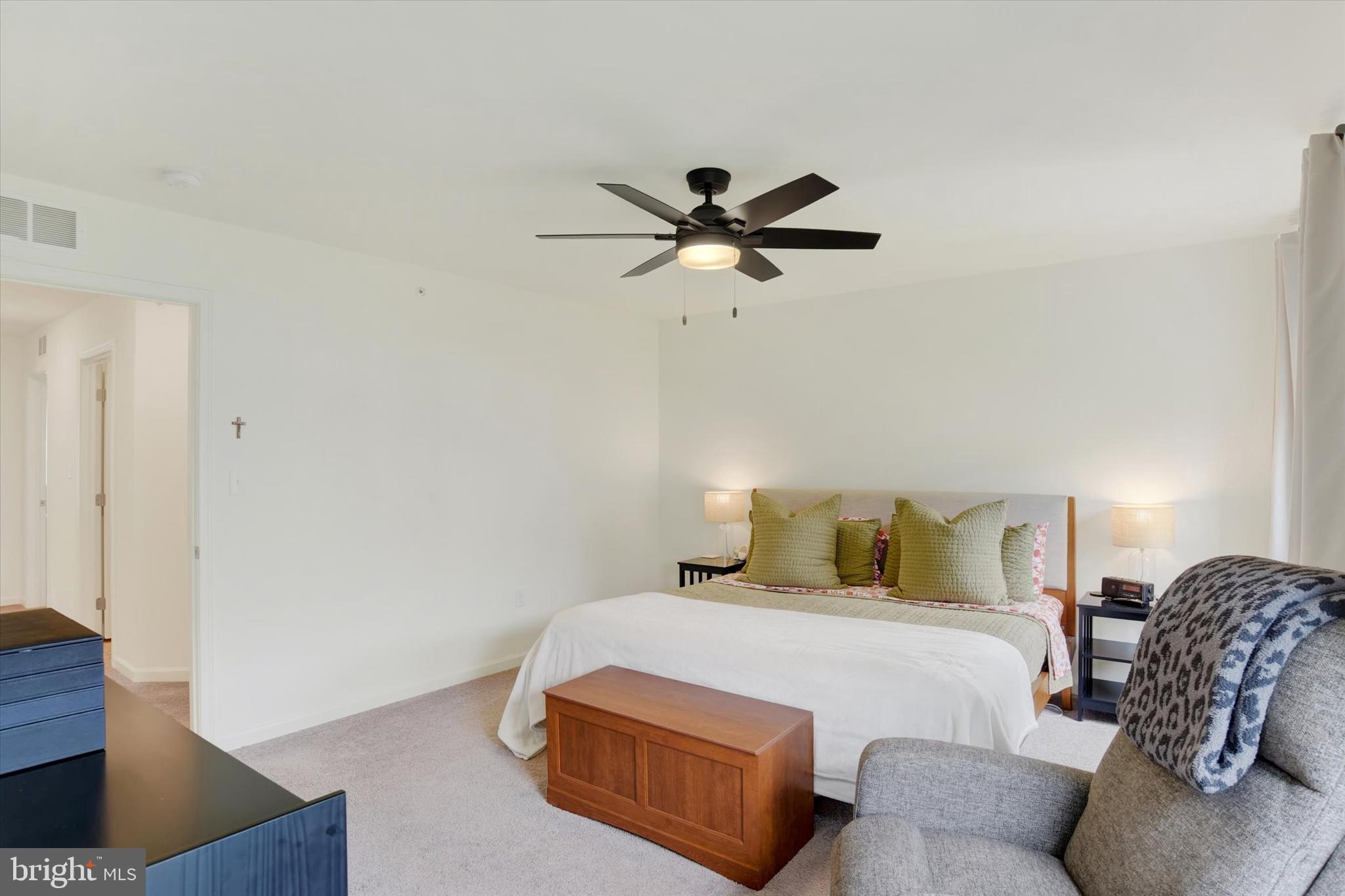 EASTVALE GROVE - Residential