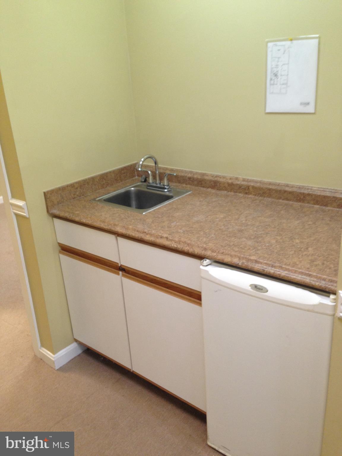 AMBER MEADOWS PROFESSIONAL BUILDING - Commercial Lease