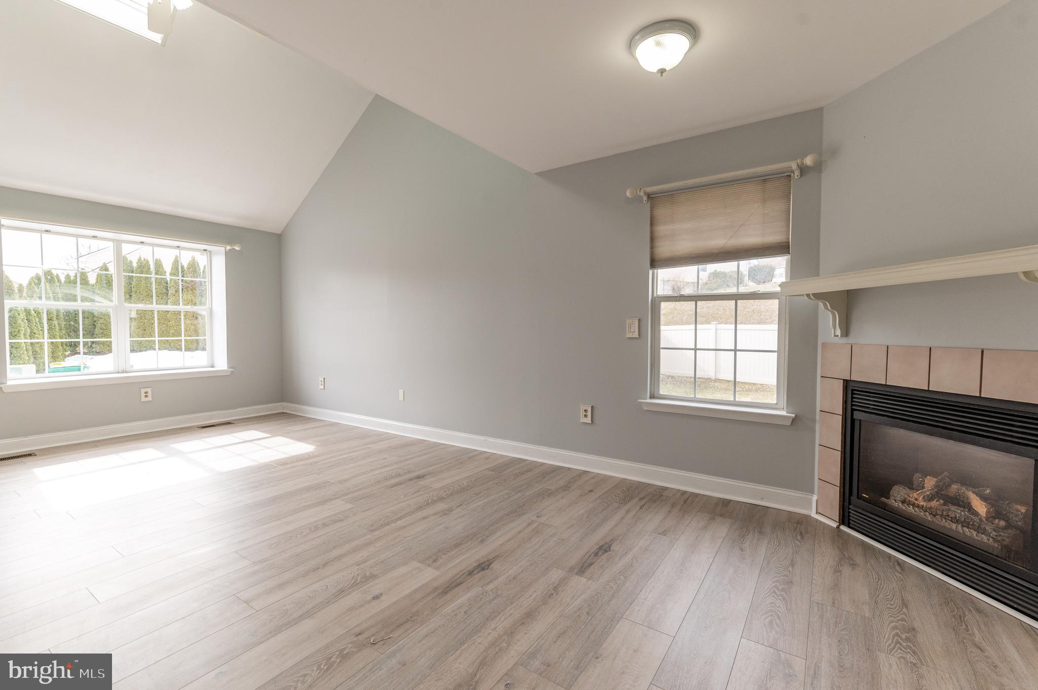 VICTORIA SQUARE - Residential