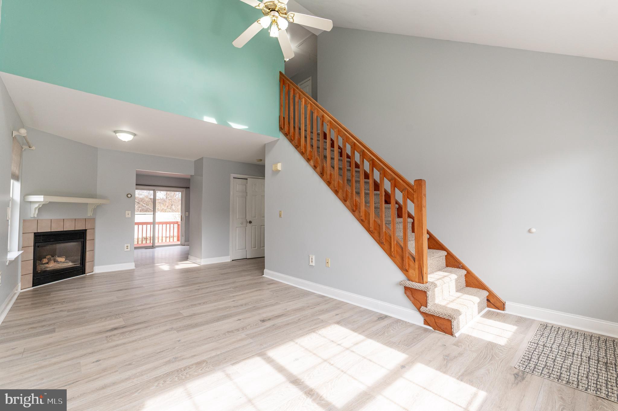 VICTORIA SQUARE - Residential