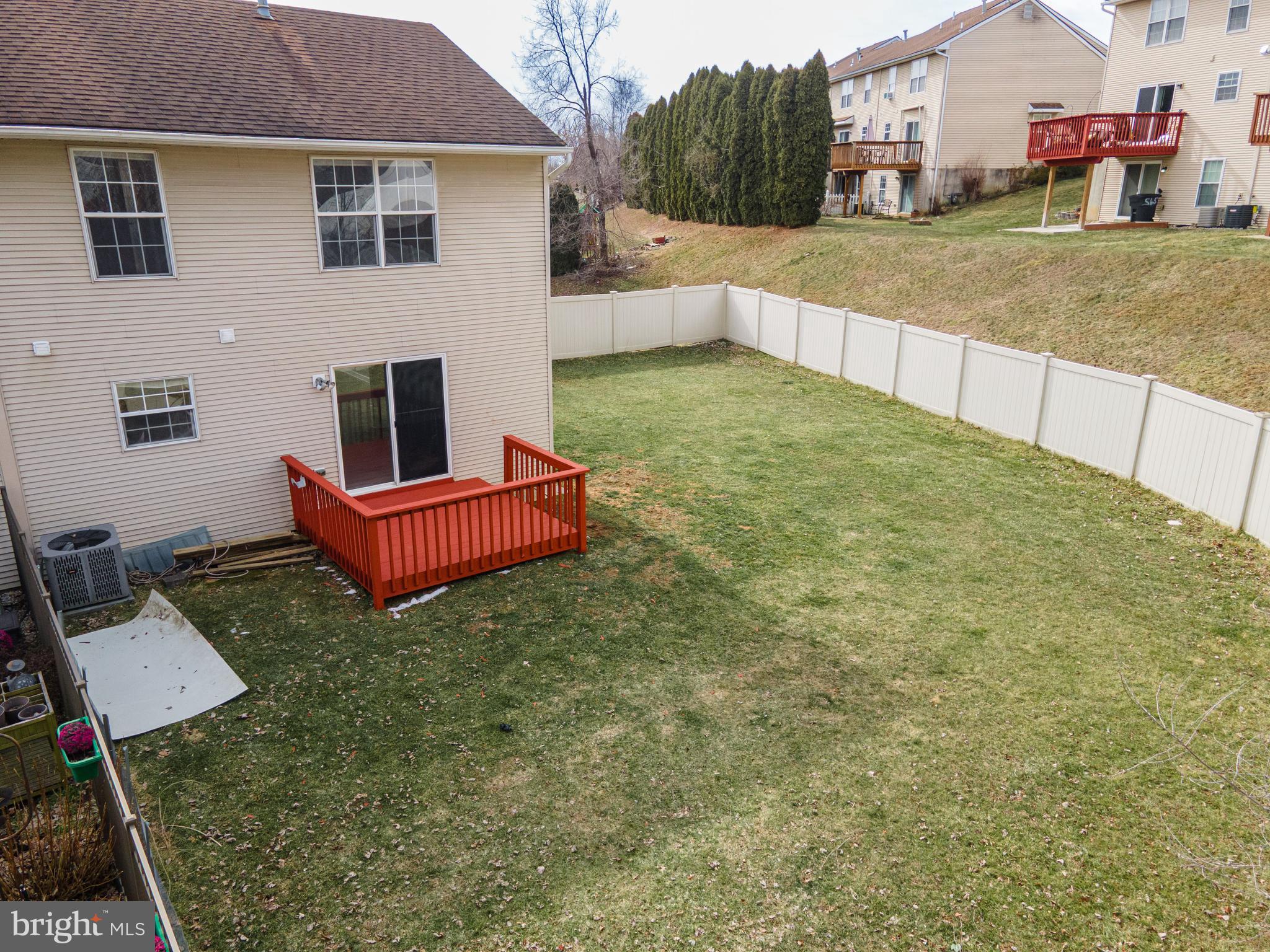 VICTORIA SQUARE - Residential