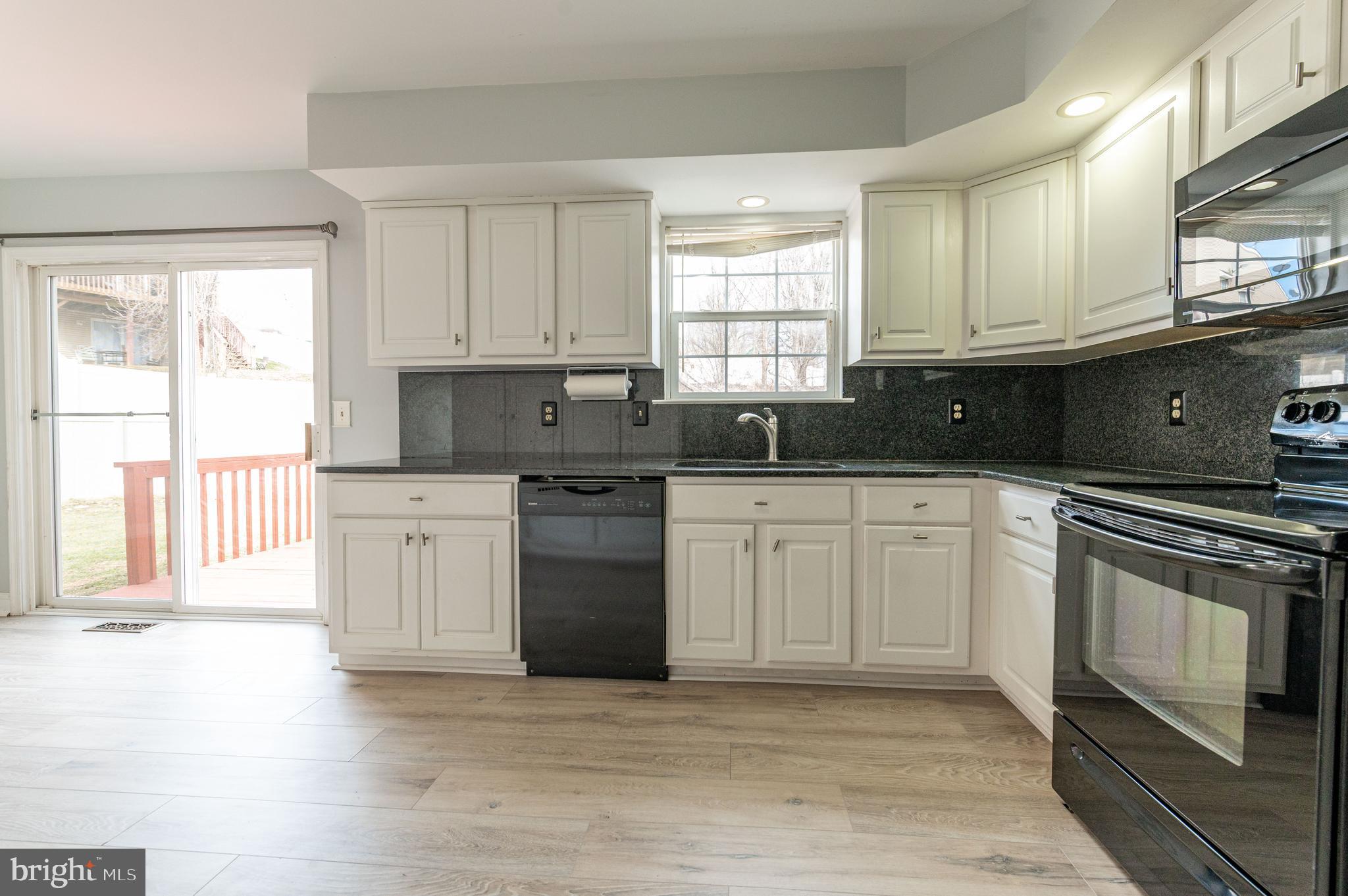 VICTORIA SQUARE - Residential