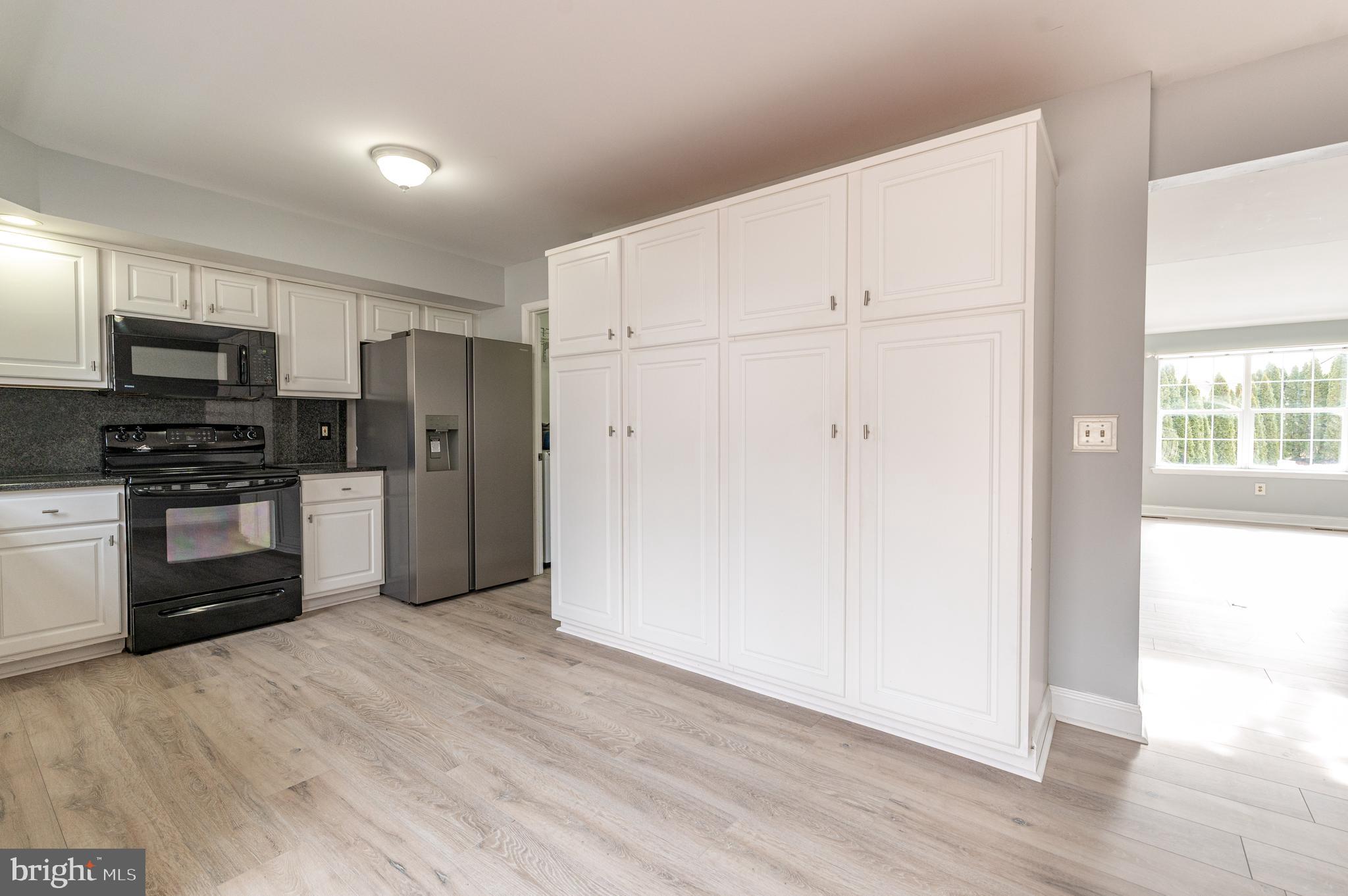 VICTORIA SQUARE - Residential