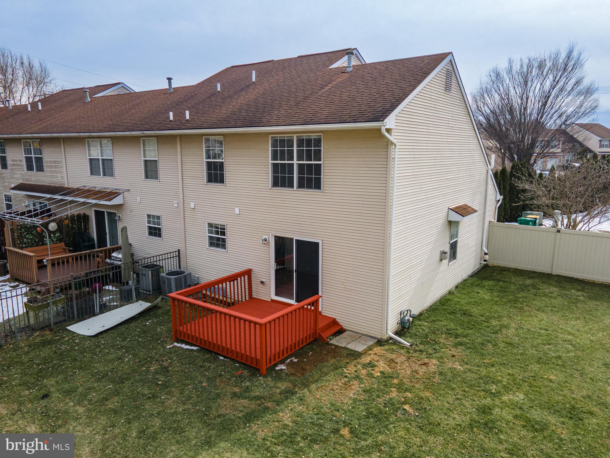 VICTORIA SQUARE - Residential