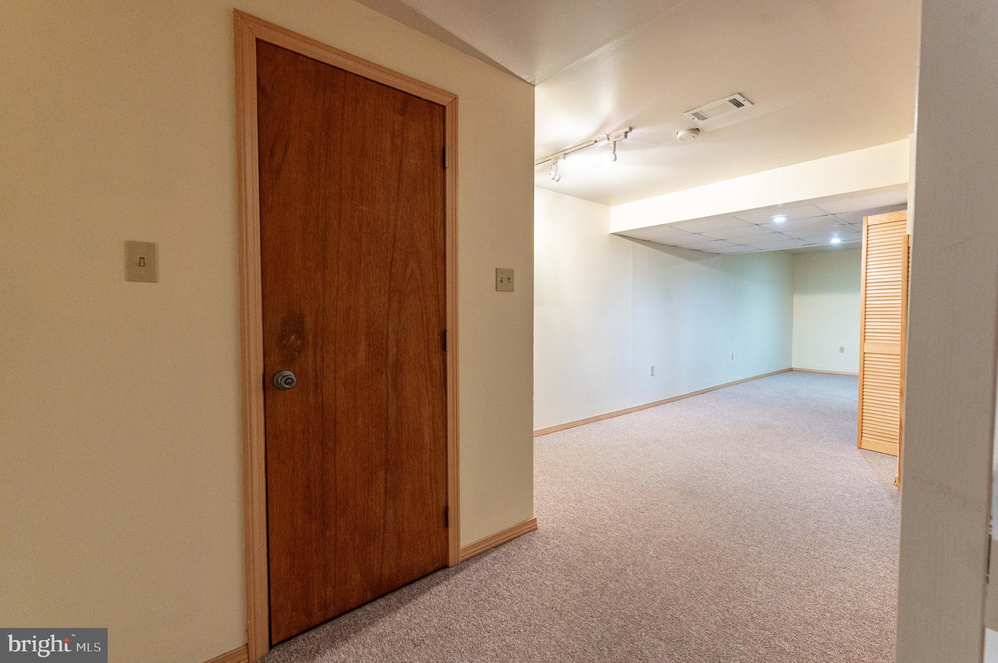 VICTORIA SQUARE - Residential