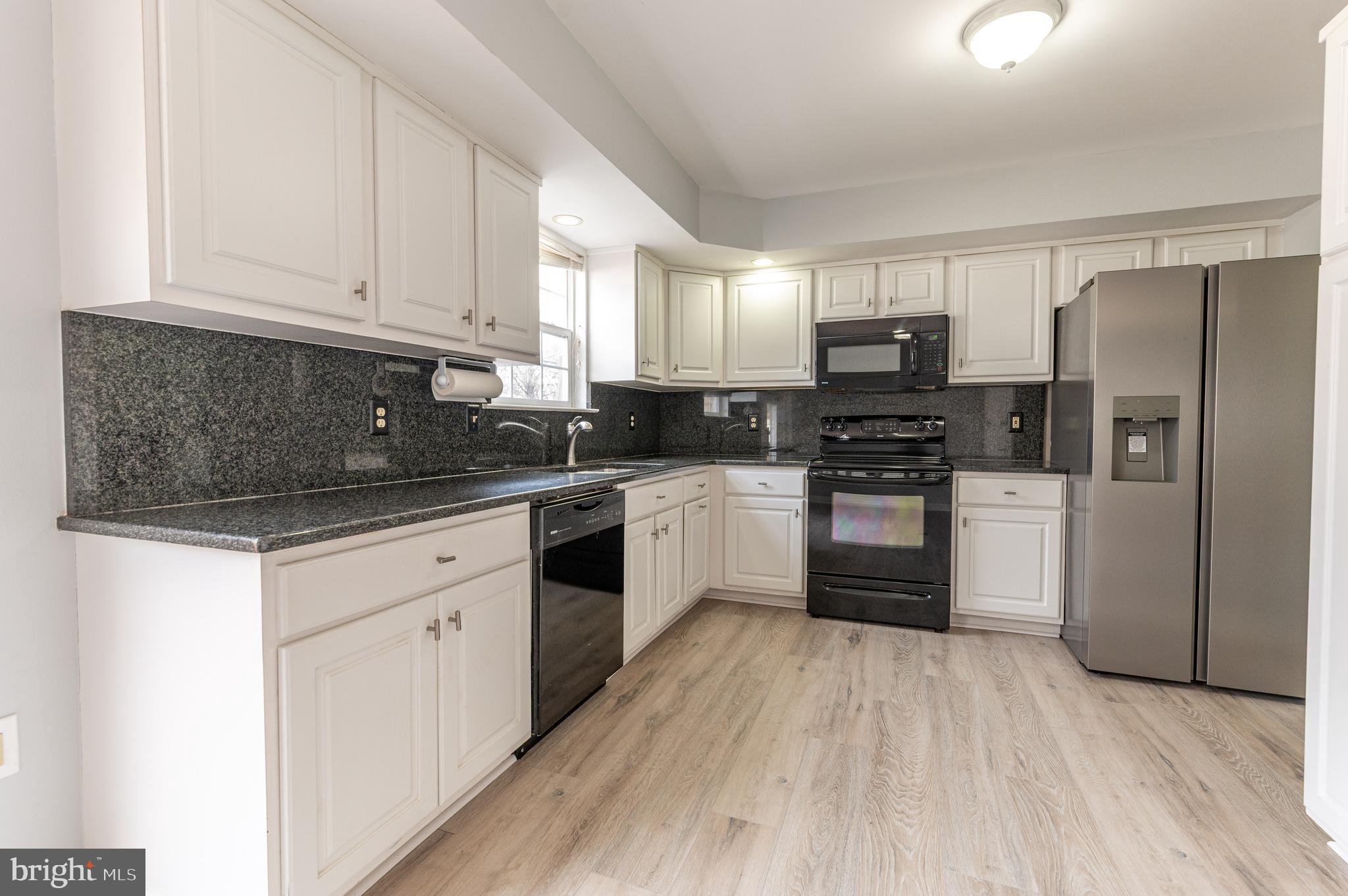 VICTORIA SQUARE - Residential