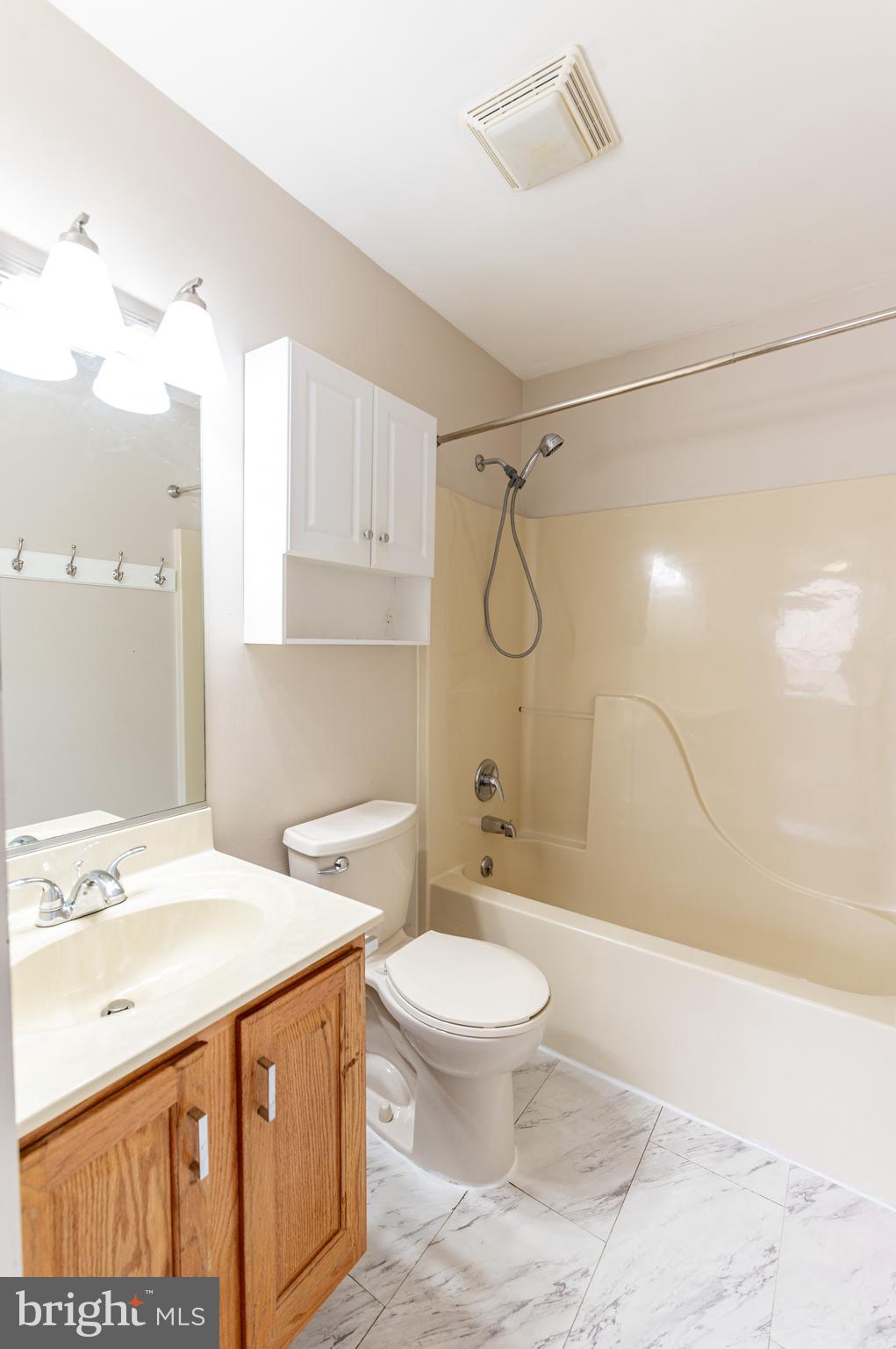 VICTORIA SQUARE - Residential