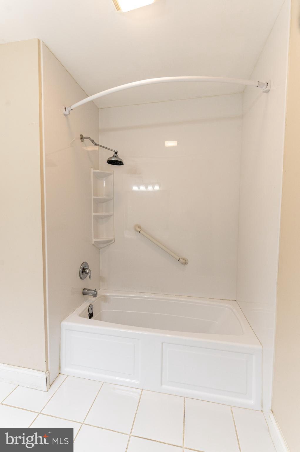 VICTORIA SQUARE - Residential