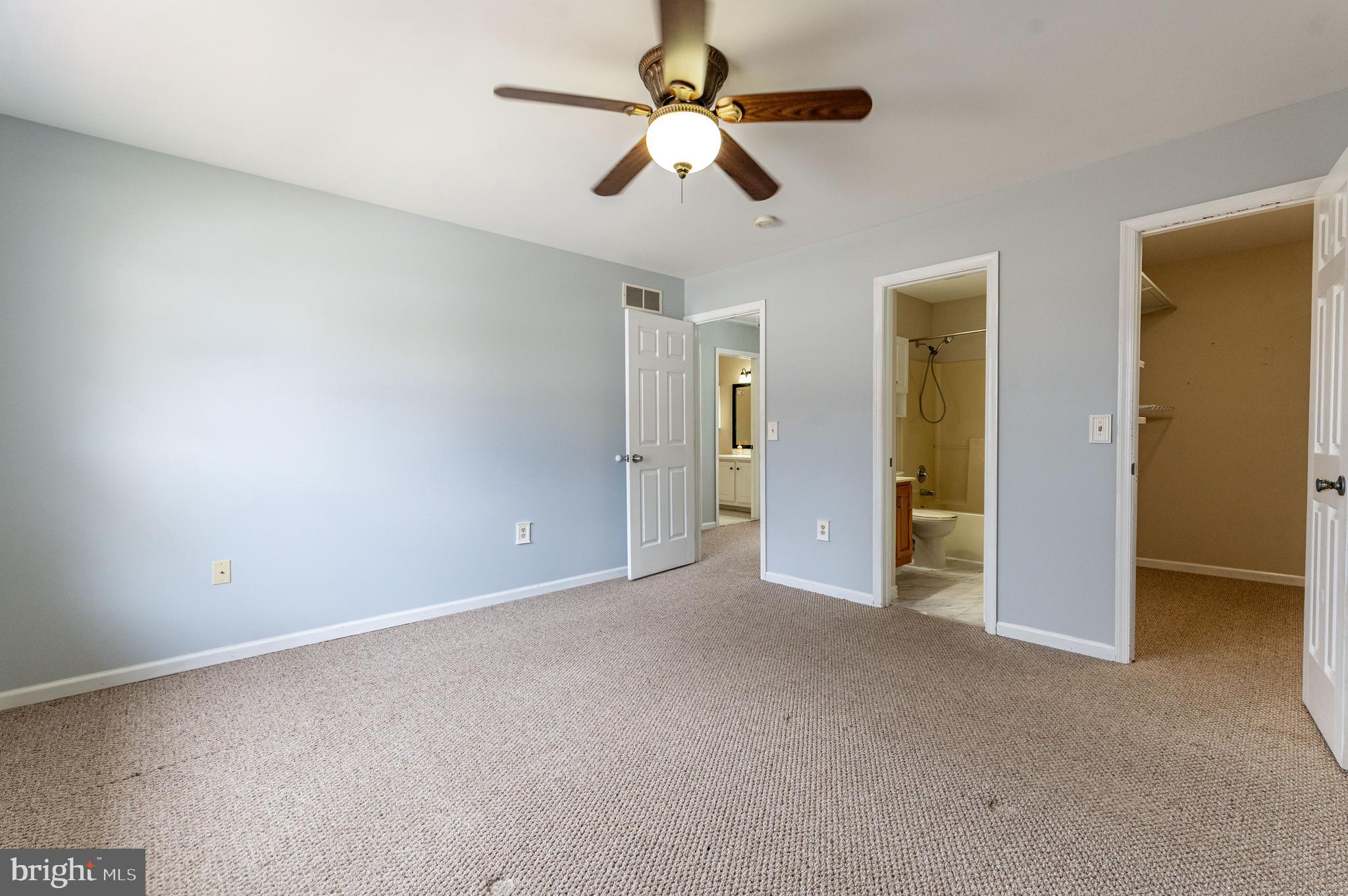 VICTORIA SQUARE - Residential