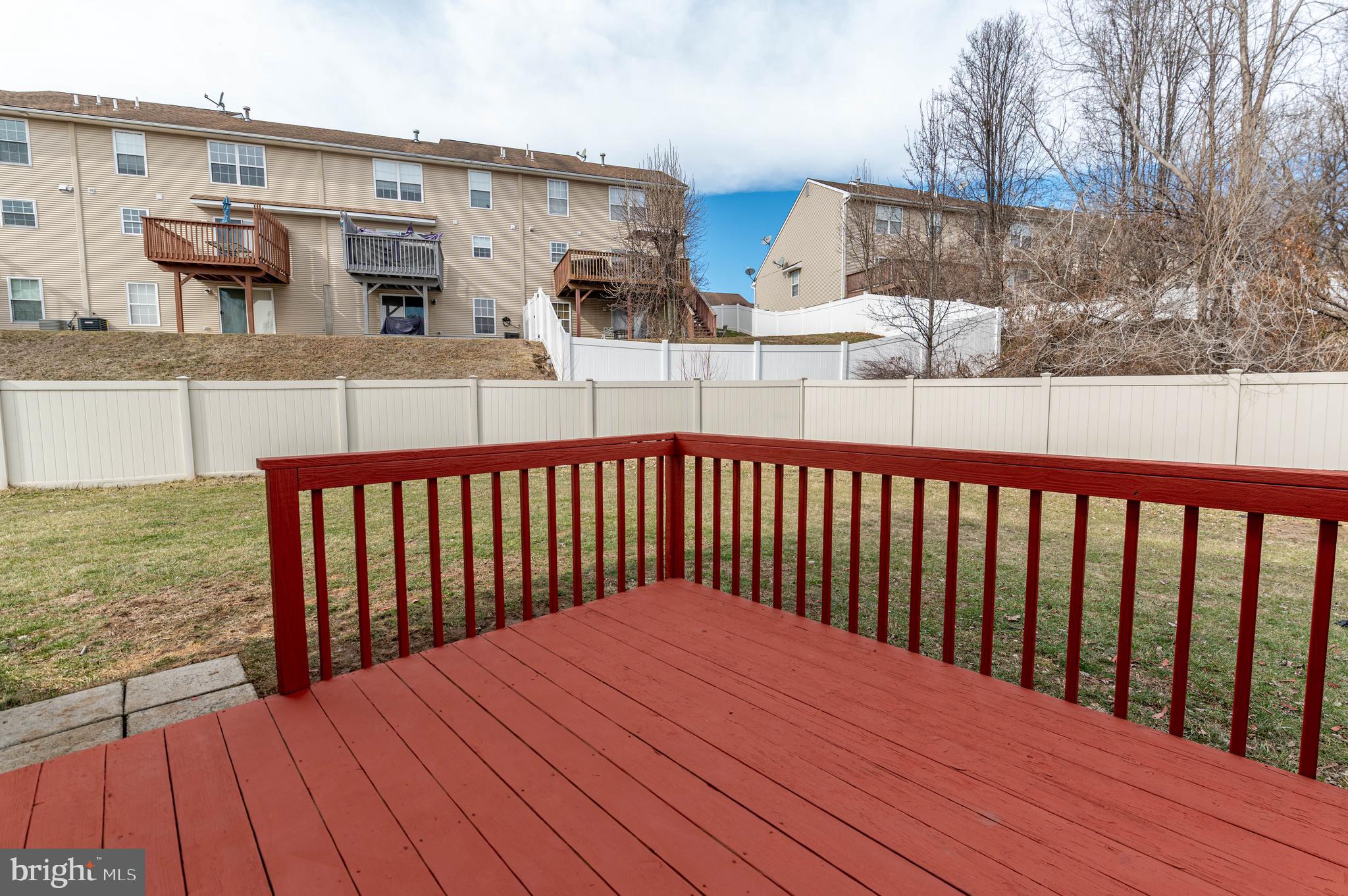 VICTORIA SQUARE - Residential