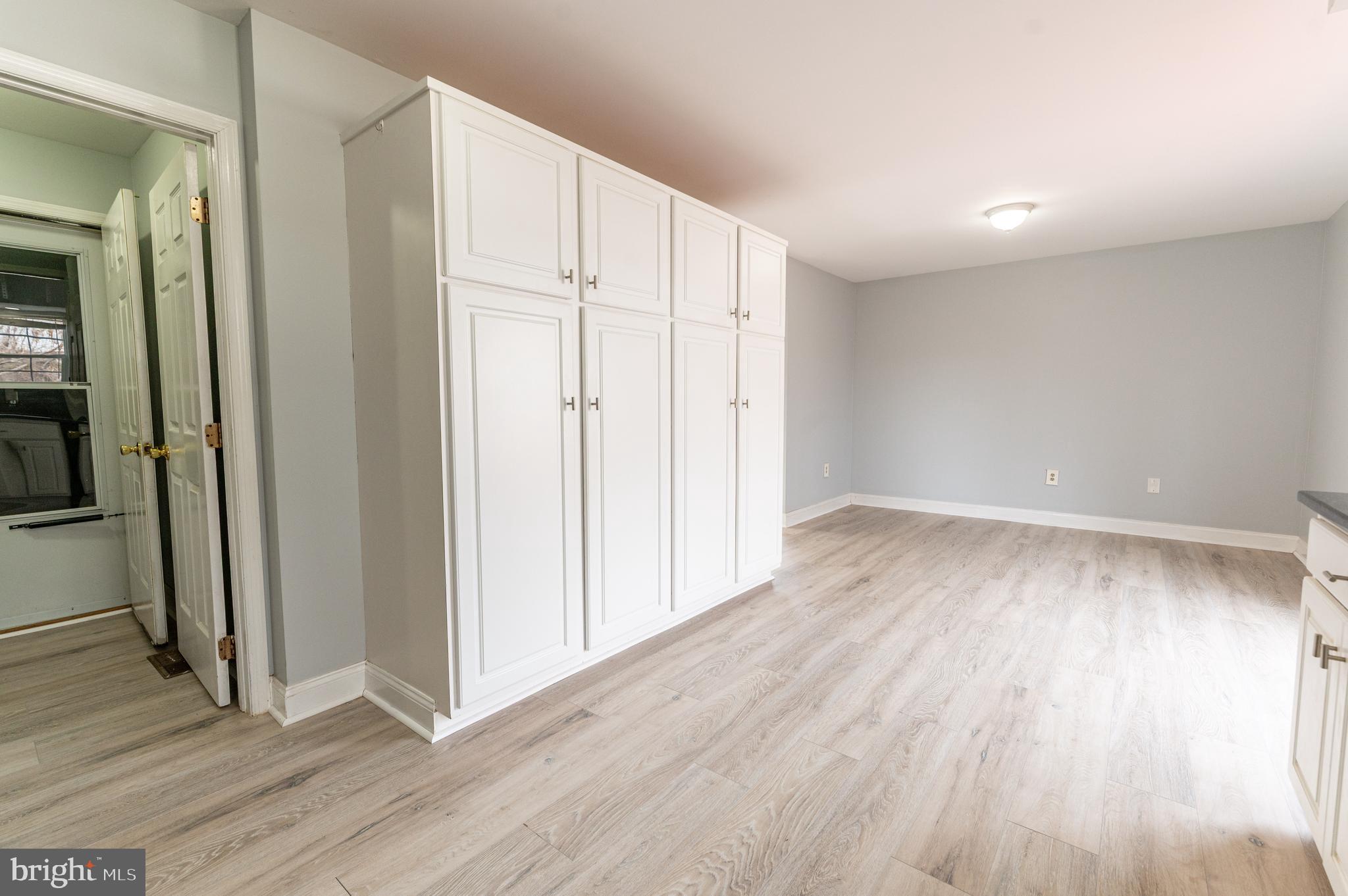 VICTORIA SQUARE - Residential