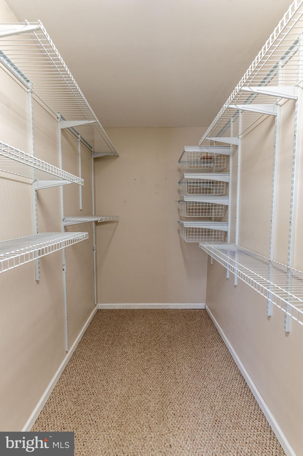 VICTORIA SQUARE - Residential