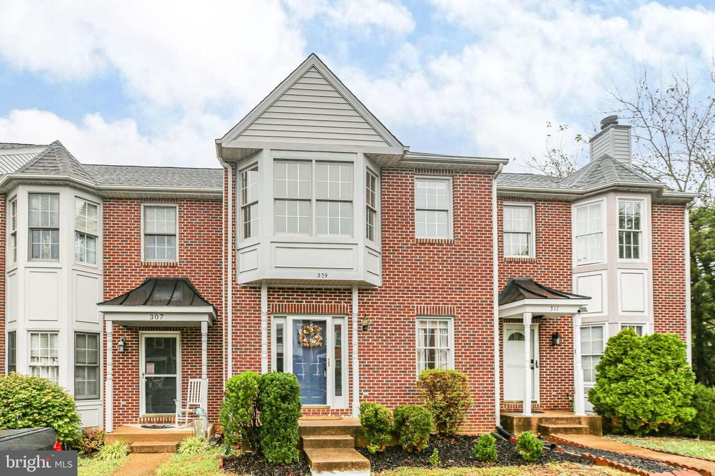 Photo of 309 Braemar Place, FREDERICKSBURG, VA 22405 (MLS # VAST2042724)