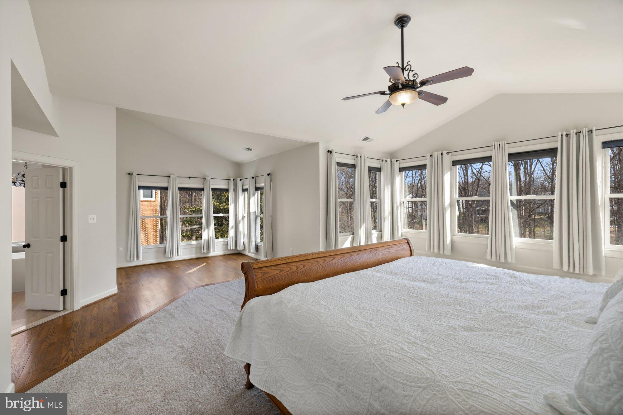 MANORS AT WOLF TRAP - Residential