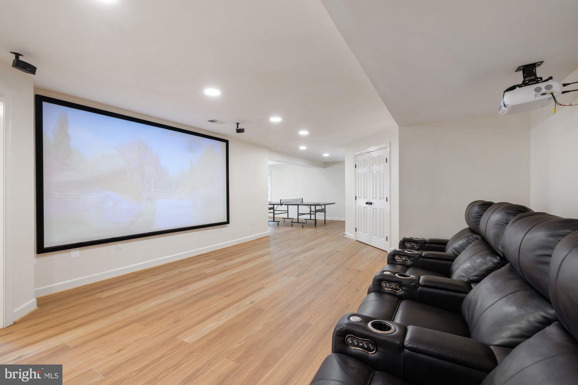 MANORS AT WOLF TRAP - Residential