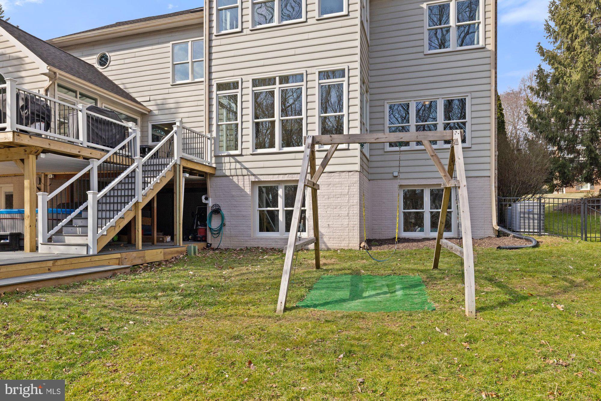 MANORS AT WOLF TRAP - Residential