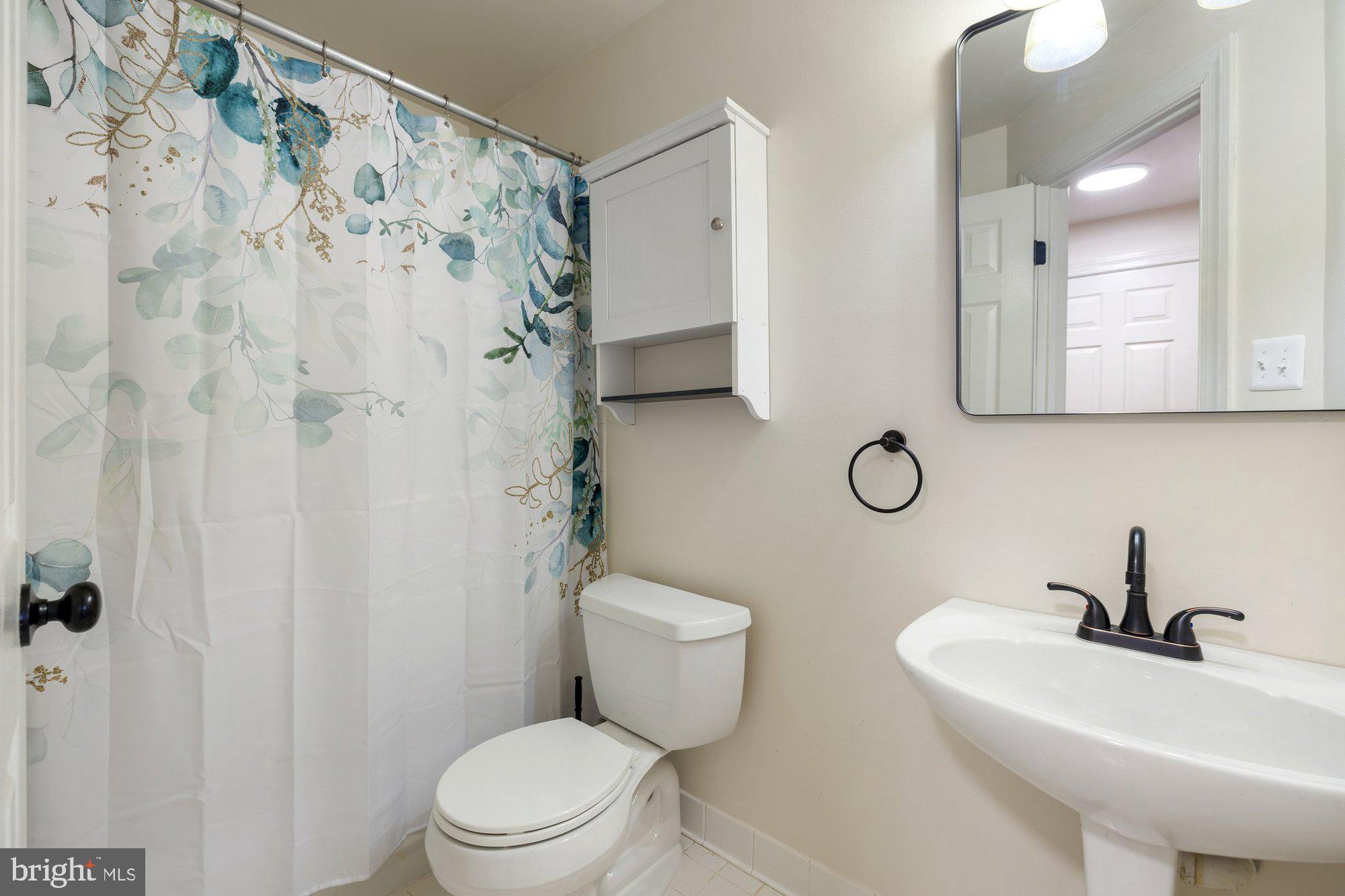 MANORS AT WOLF TRAP - Residential